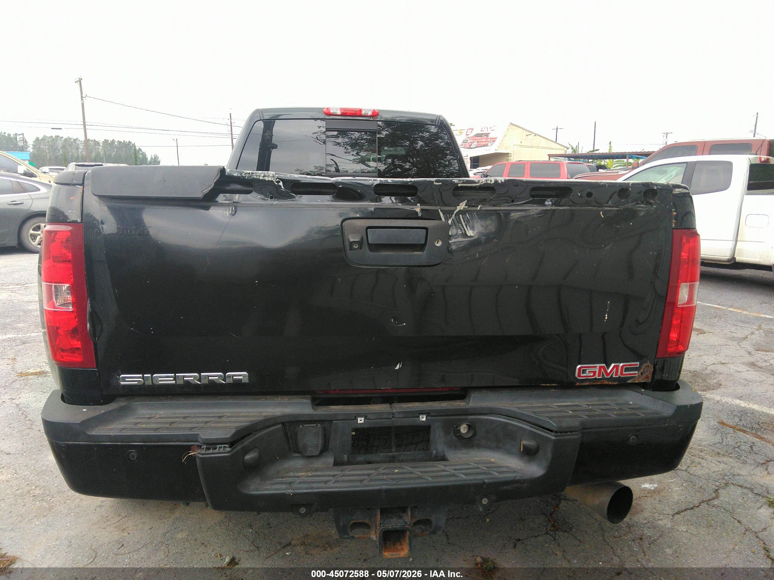 GMC SIERRA image 8