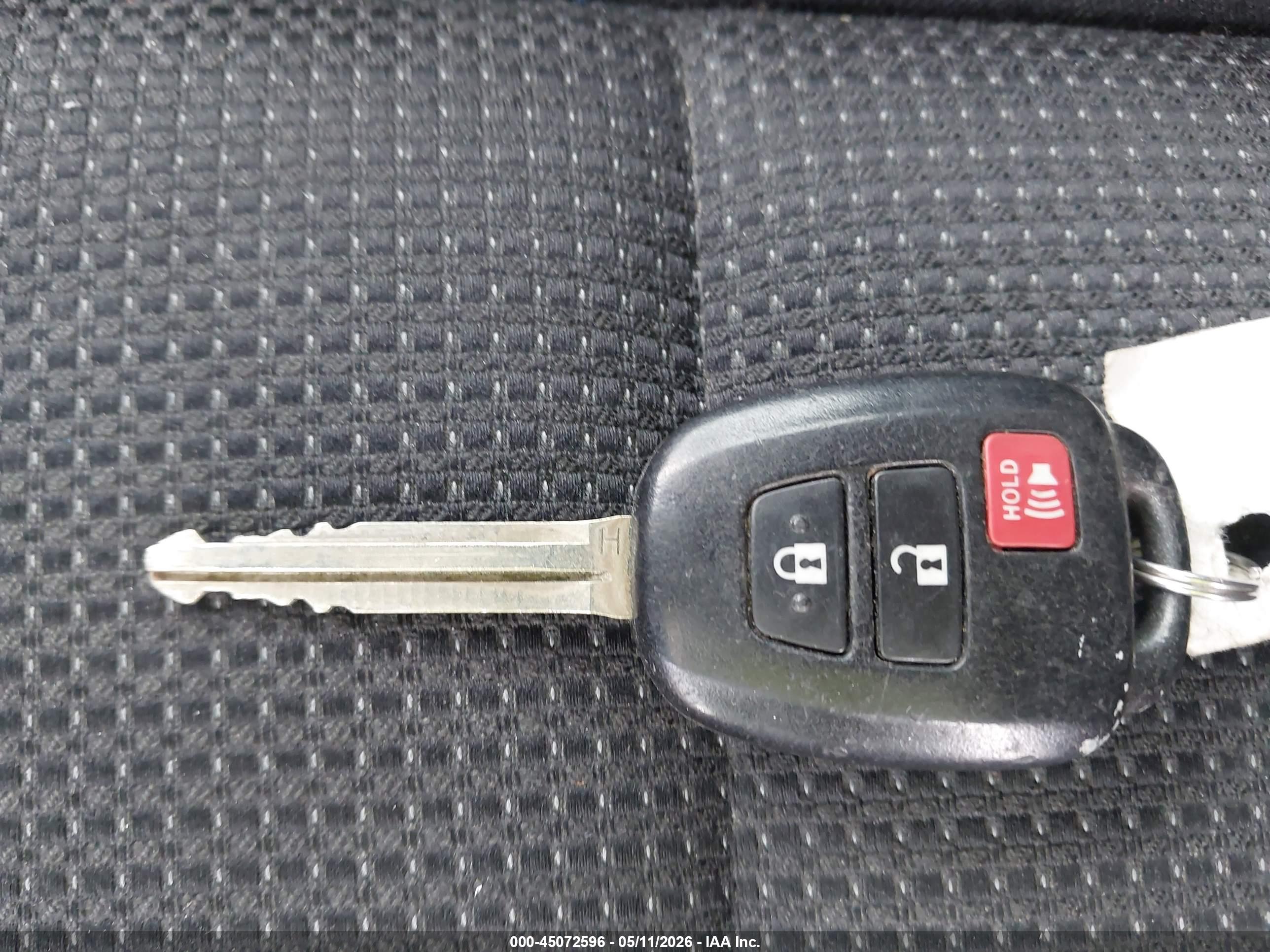 TOYOTA RAV4 image 11