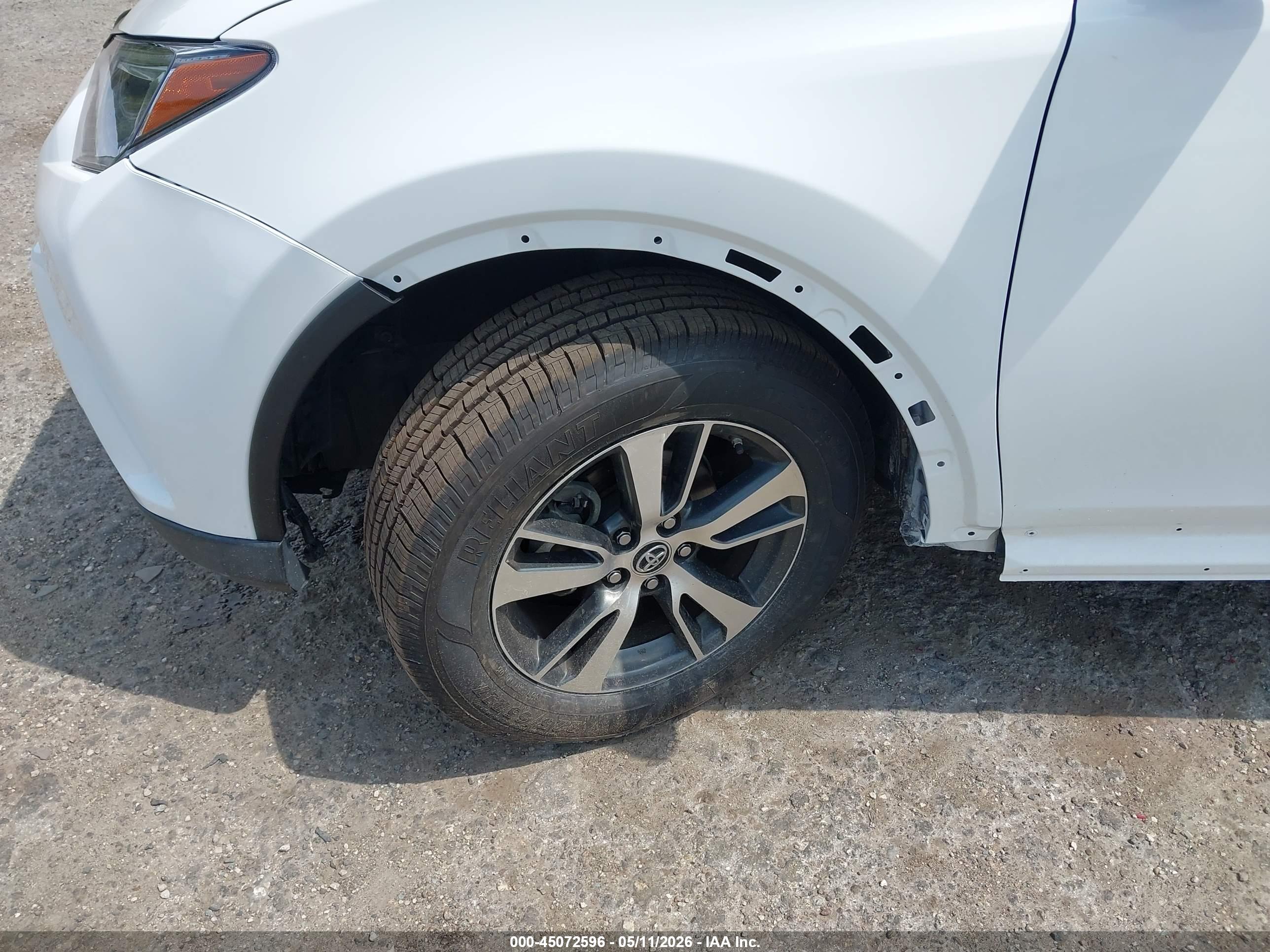 TOYOTA RAV4 image 6
