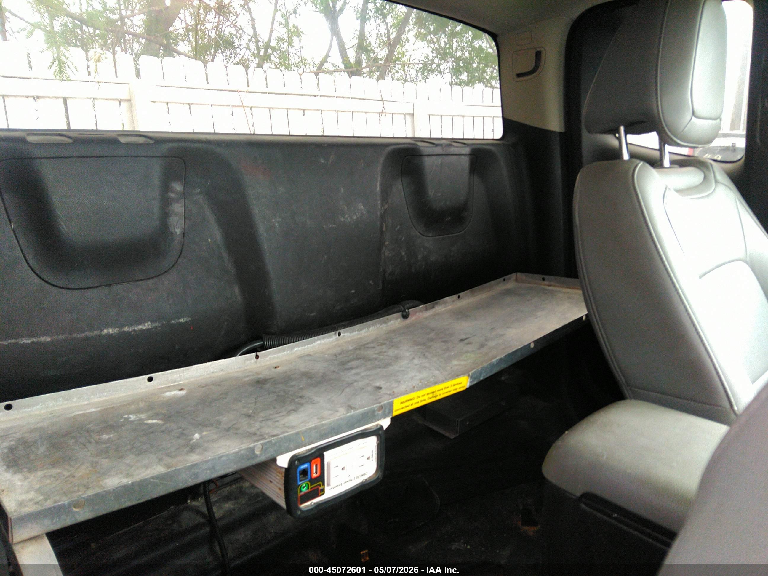 CHEVROLET COLORADO image 8