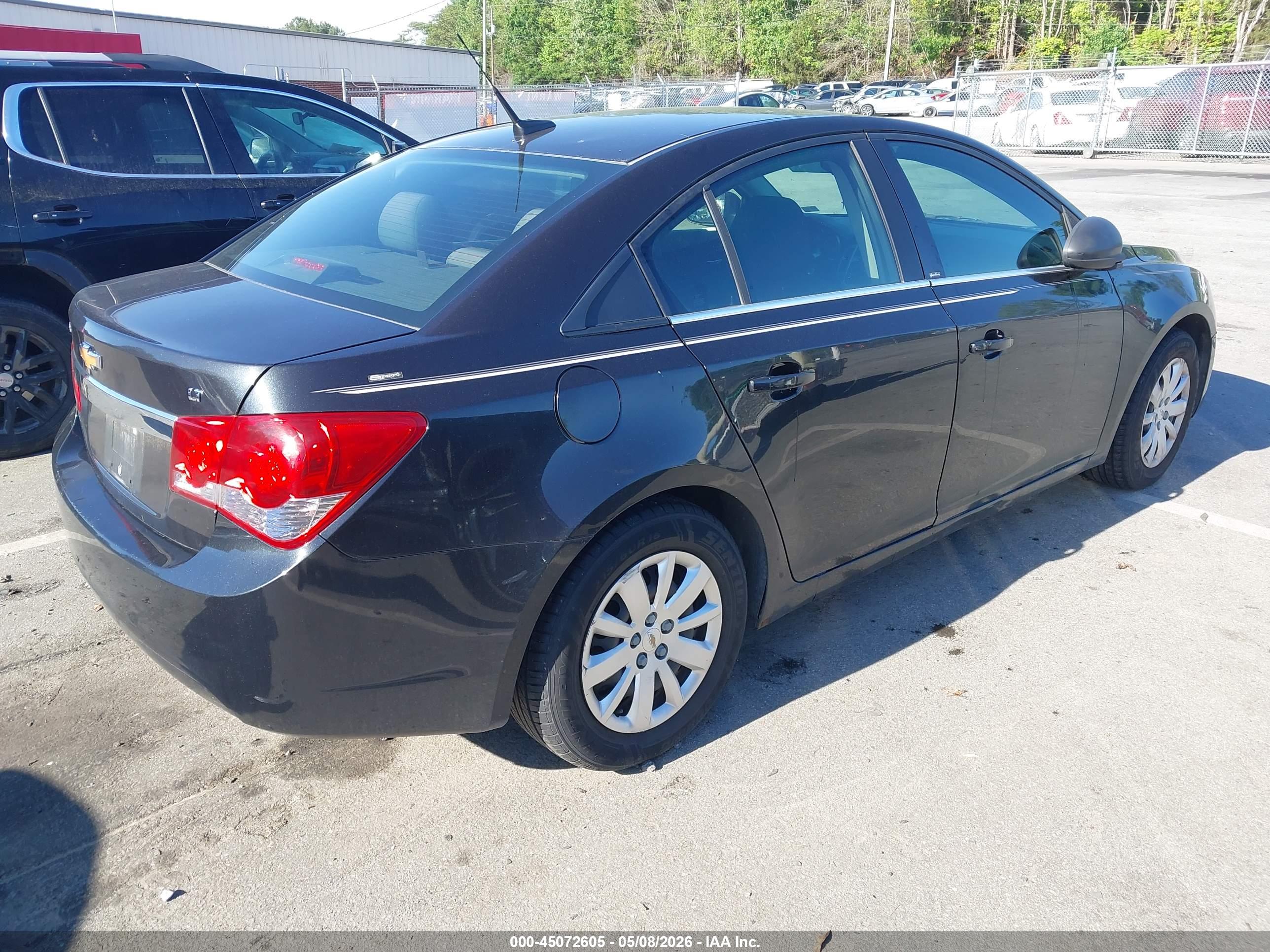 CHEVROLET CRUZE image 4