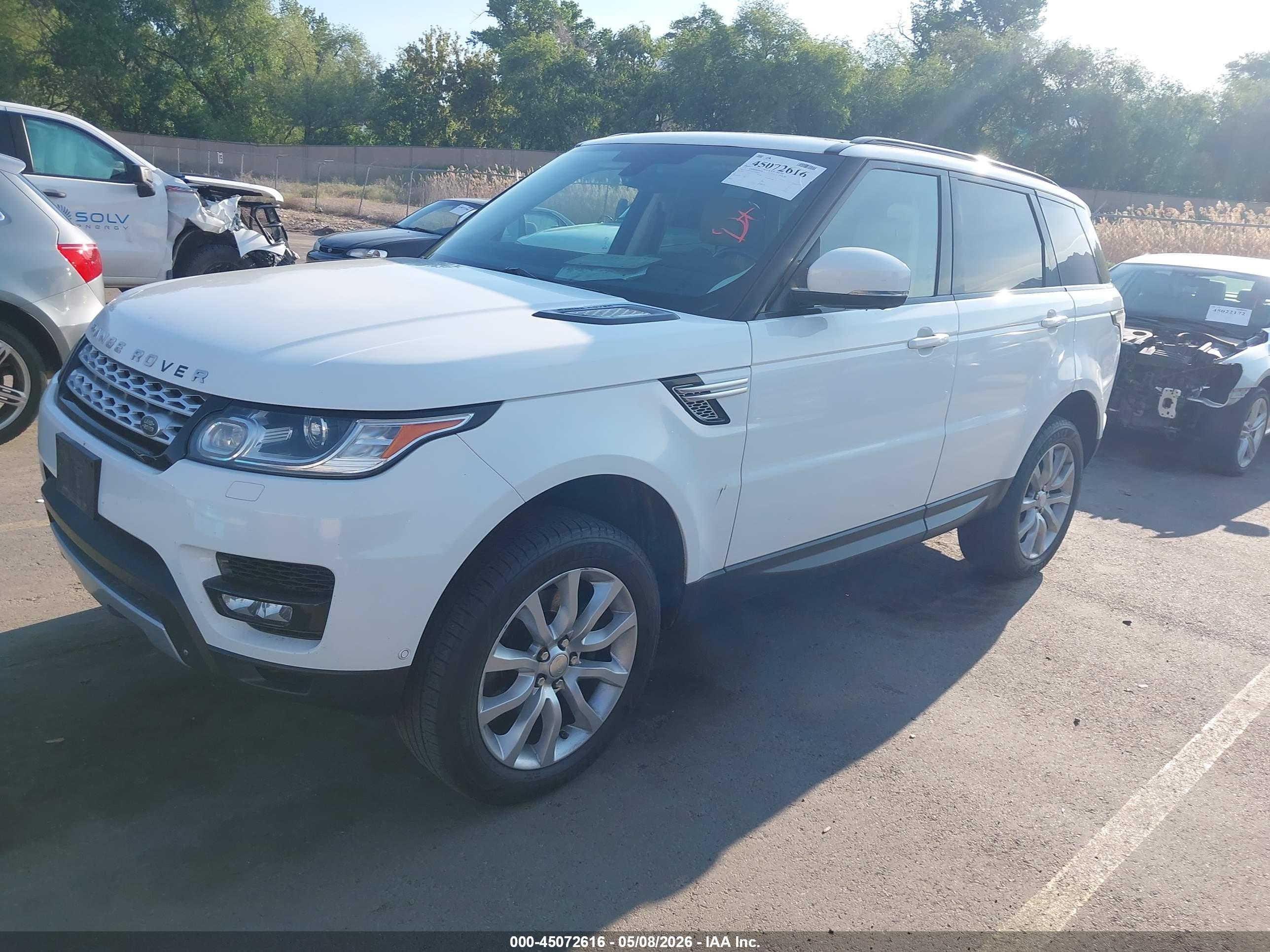 LAND ROVER image 2