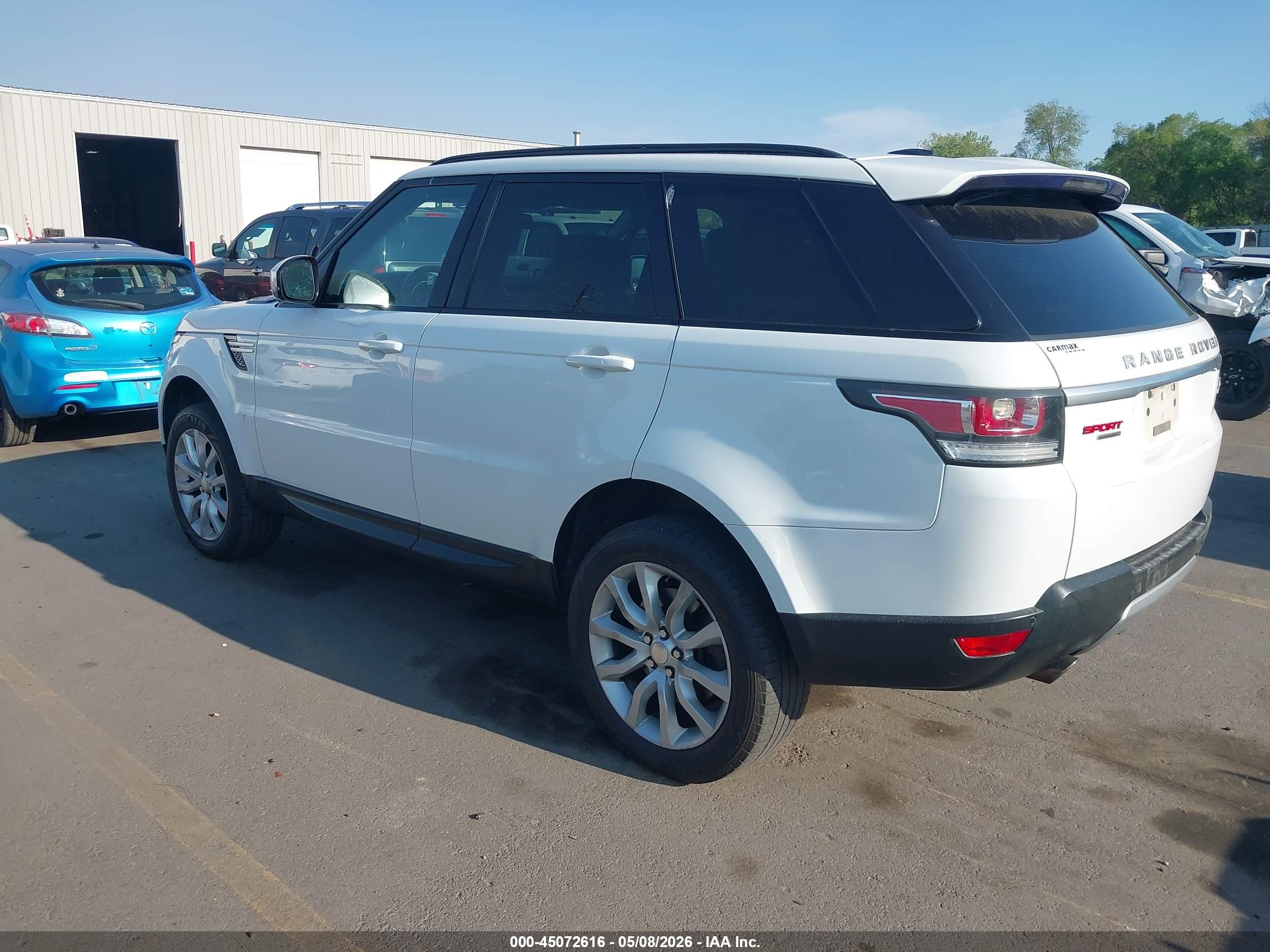 LAND ROVER image 3