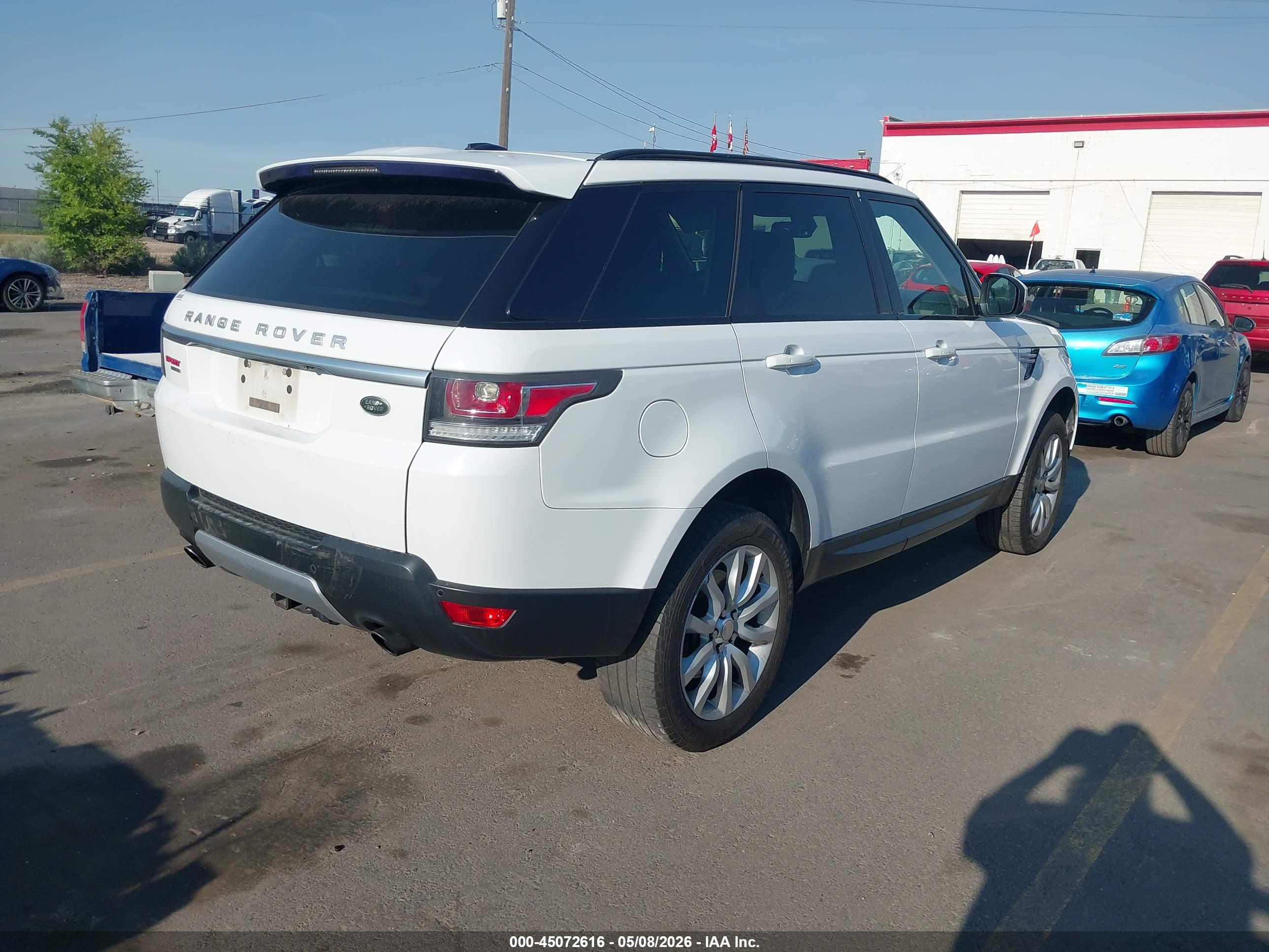 LAND ROVER image 4