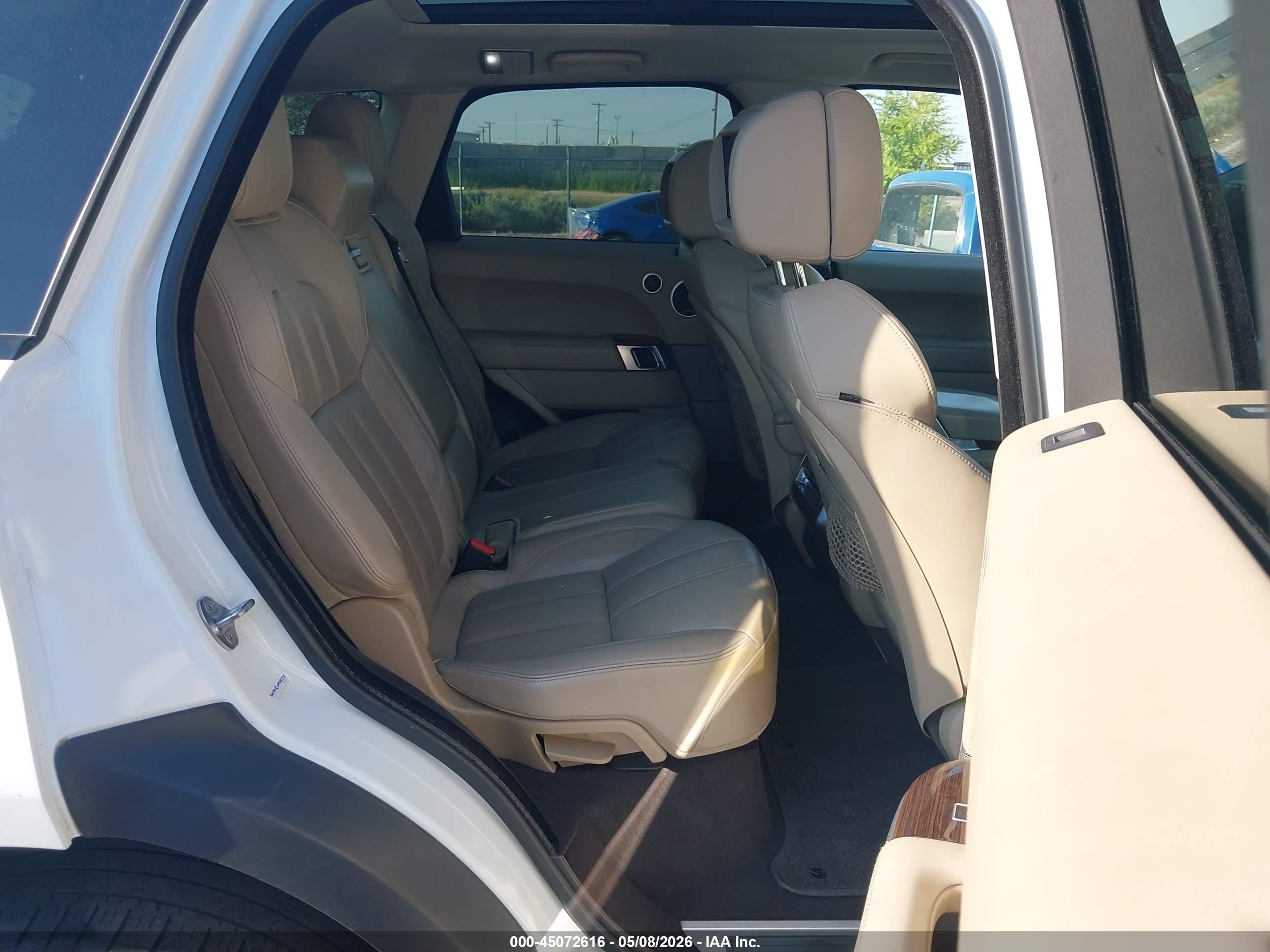 LAND ROVER image 8