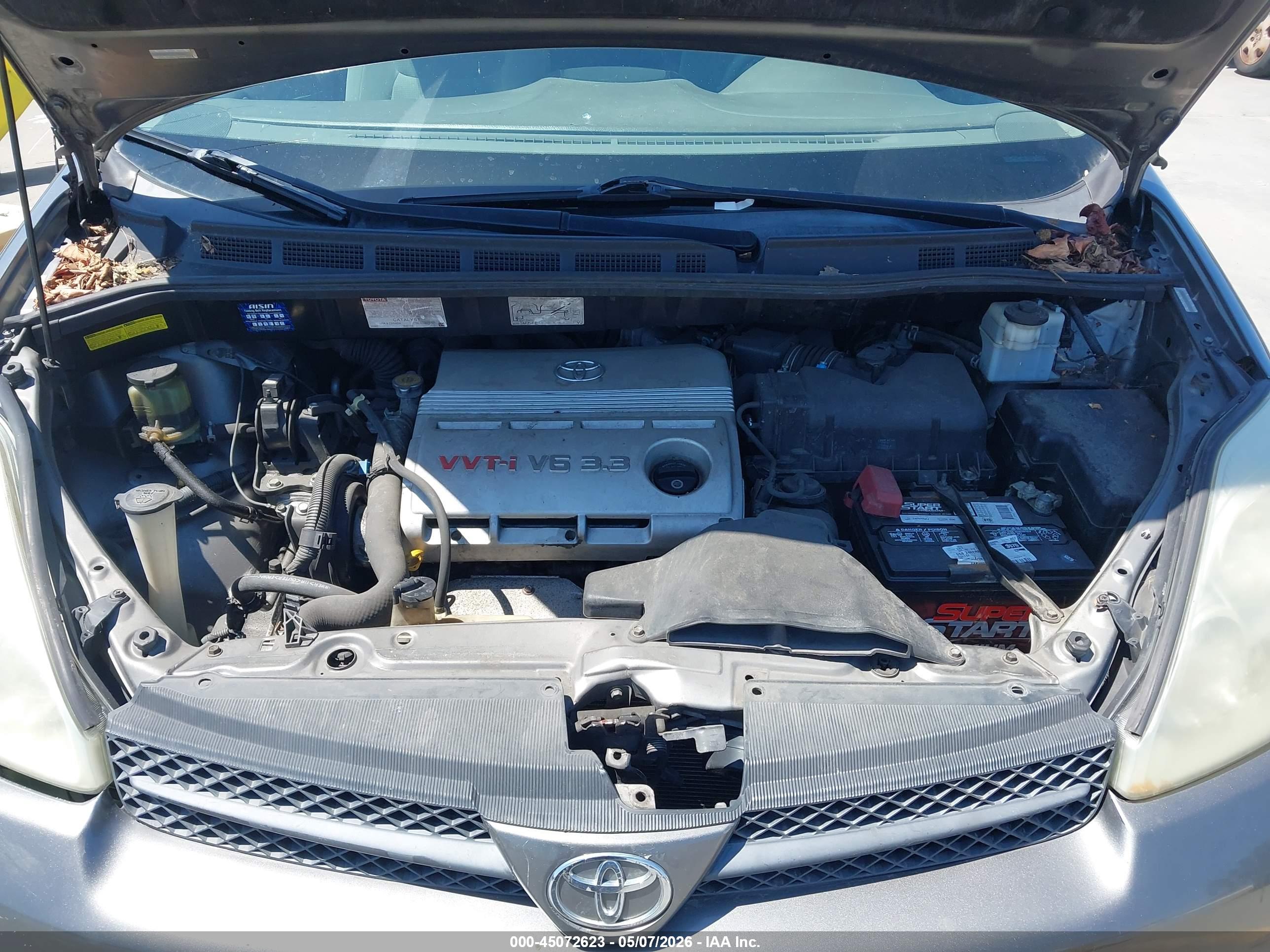 TOYOTA SIENNA image 10