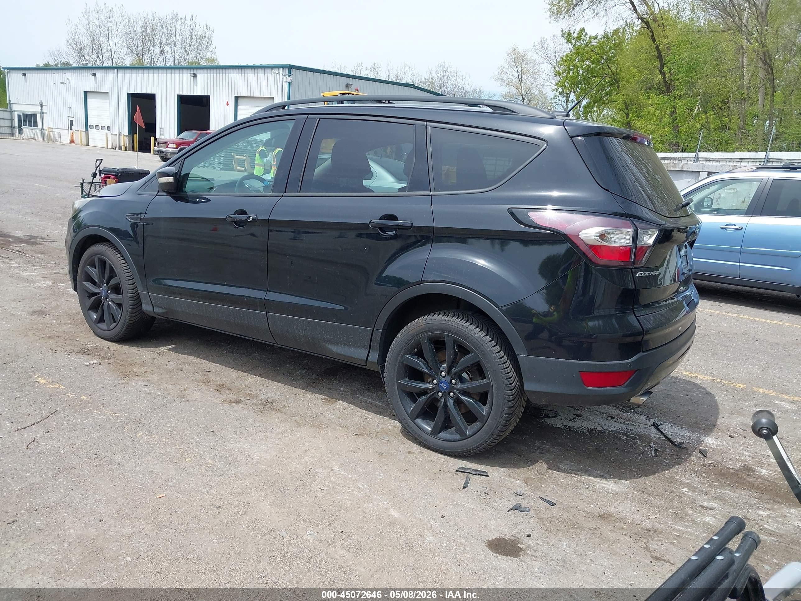 FORD ESCAPE image 3