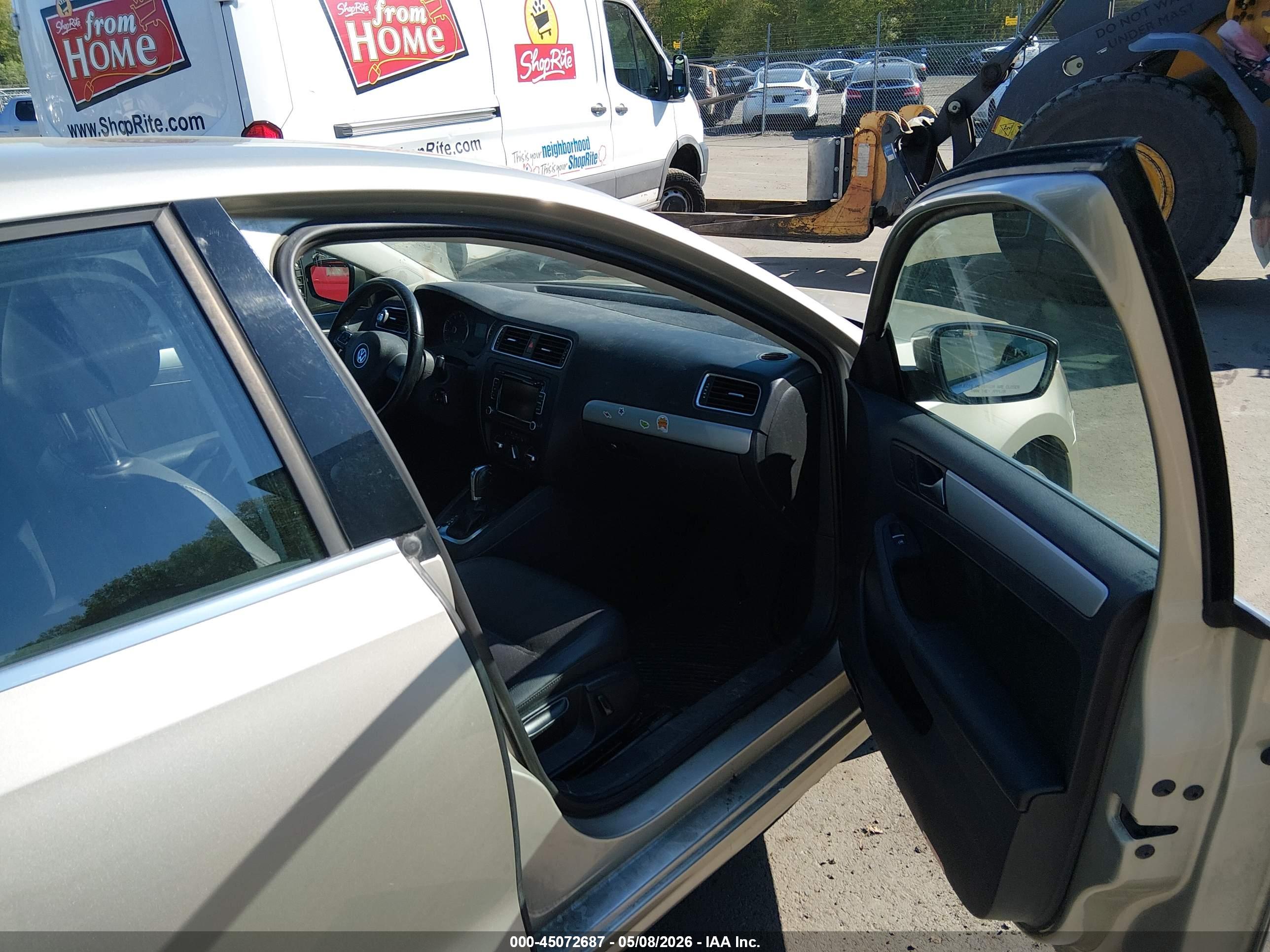 VOLKSWAGEN JETTA image 5