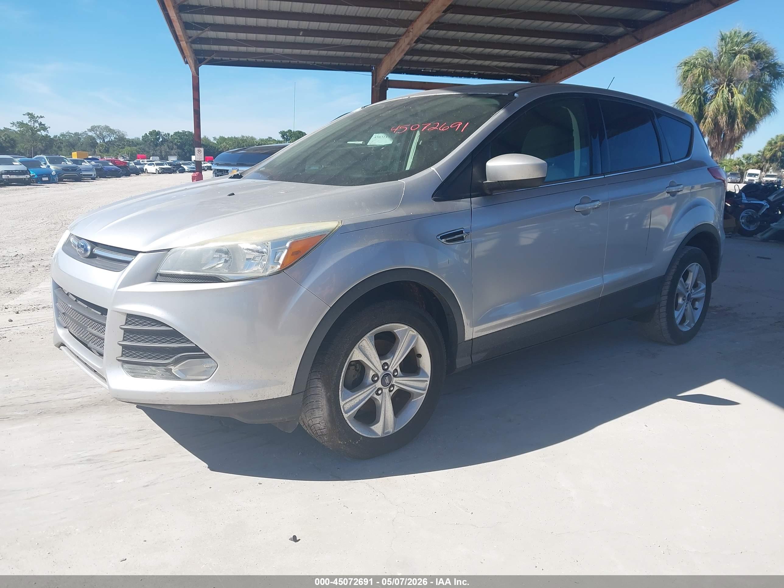 FORD ESCAPE image 2