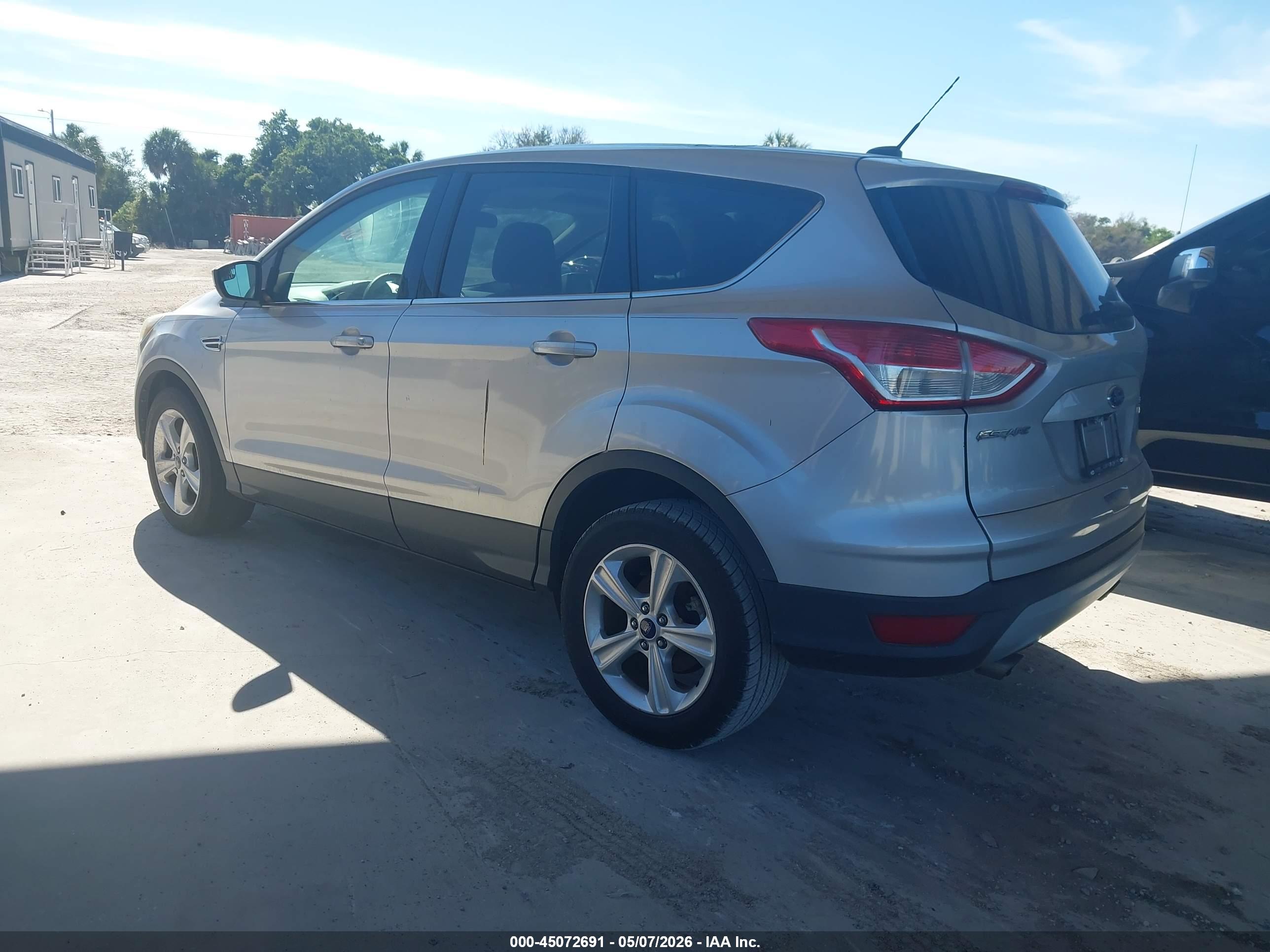 FORD ESCAPE image 3