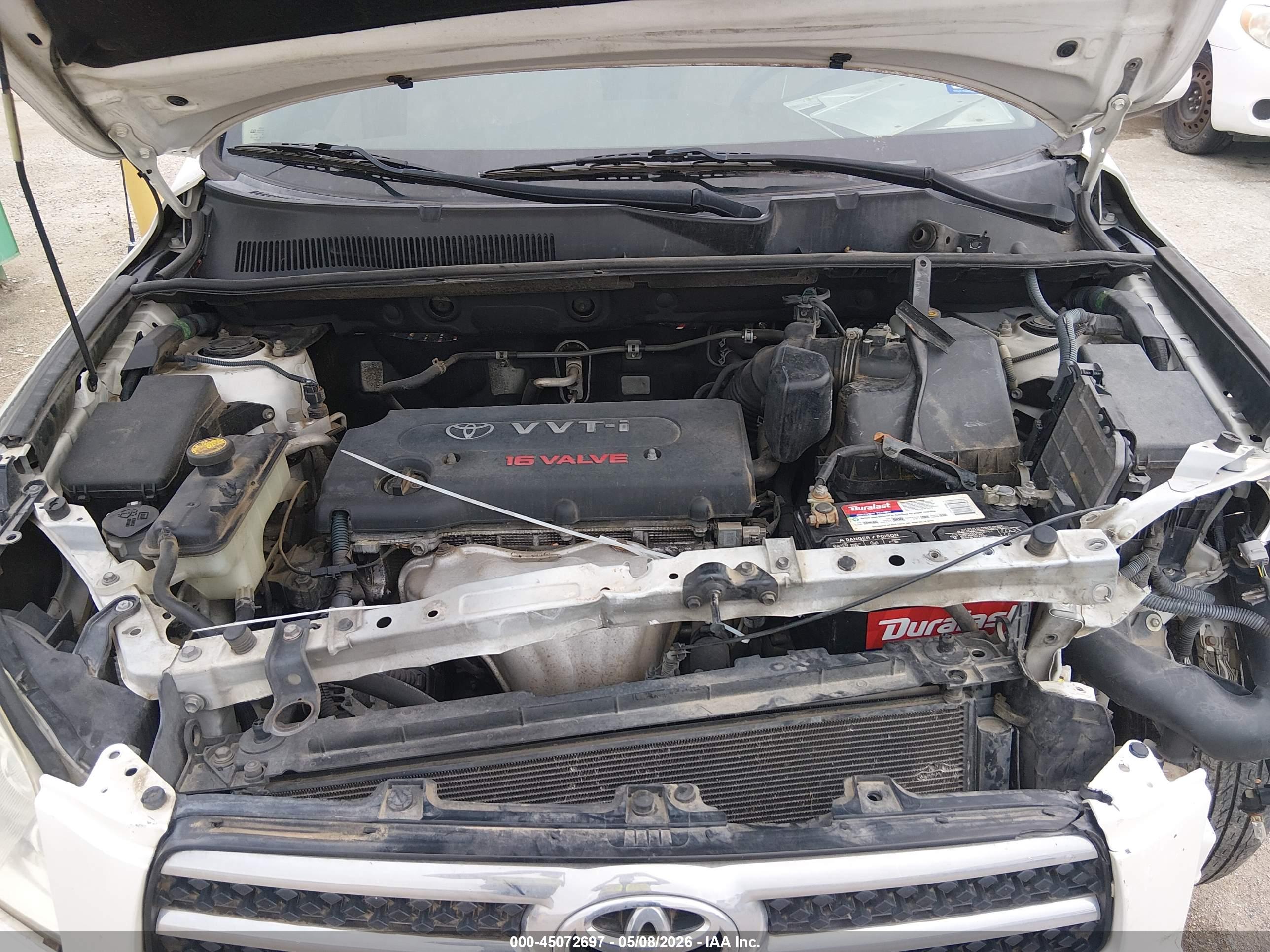TOYOTA RAV4 image 10