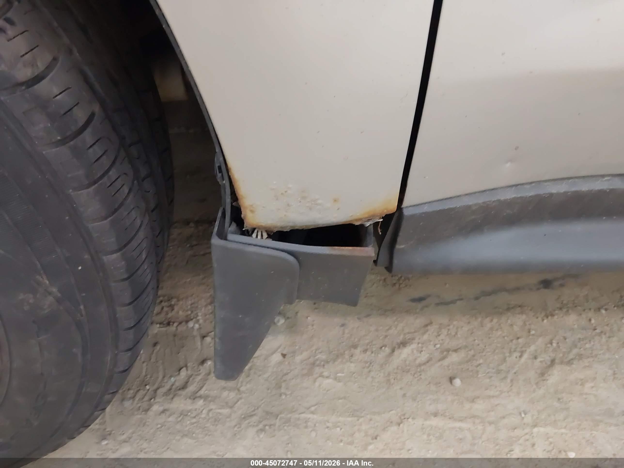 CHEVROLET EQUINOX image 6