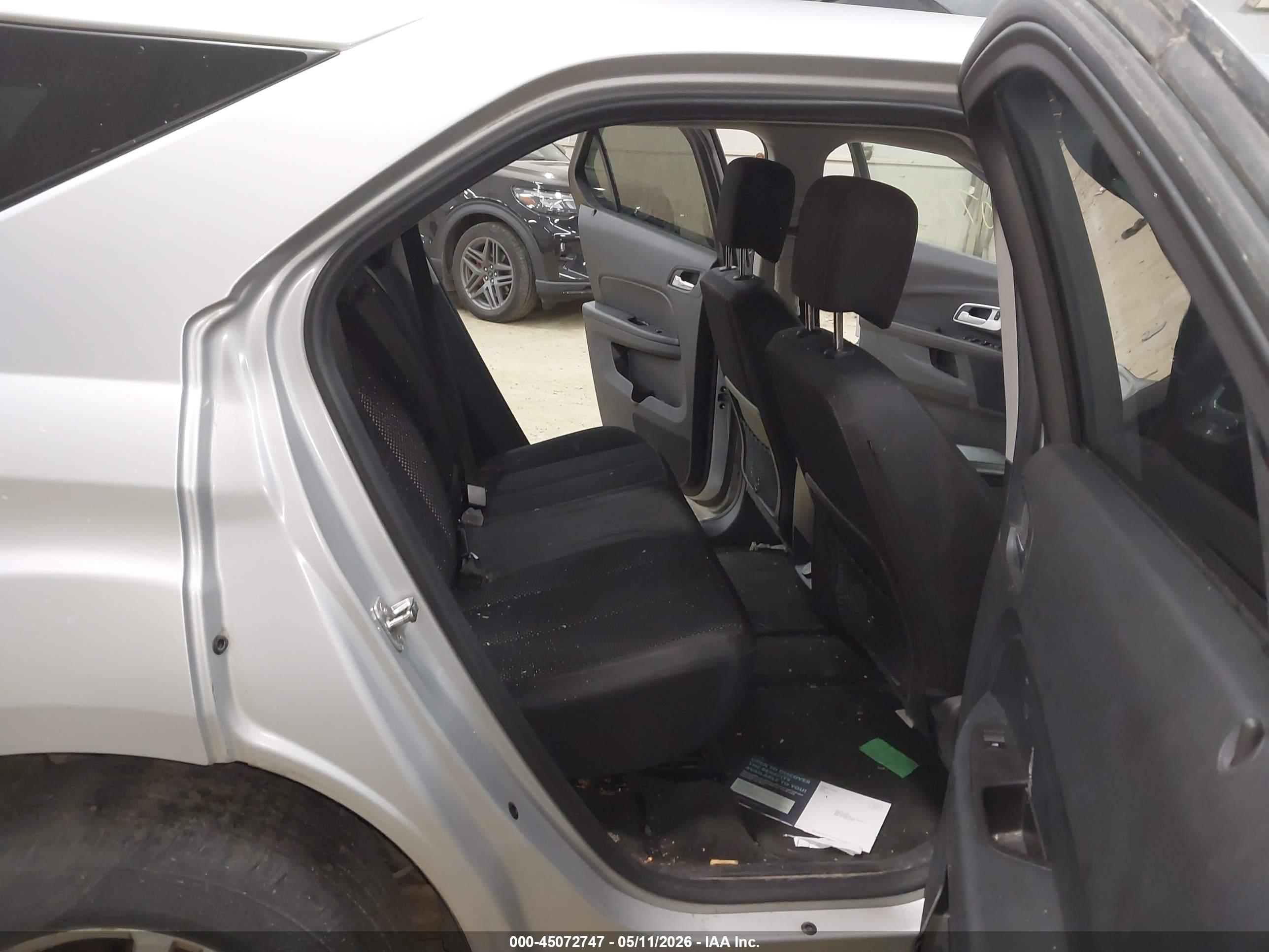 CHEVROLET EQUINOX image 8