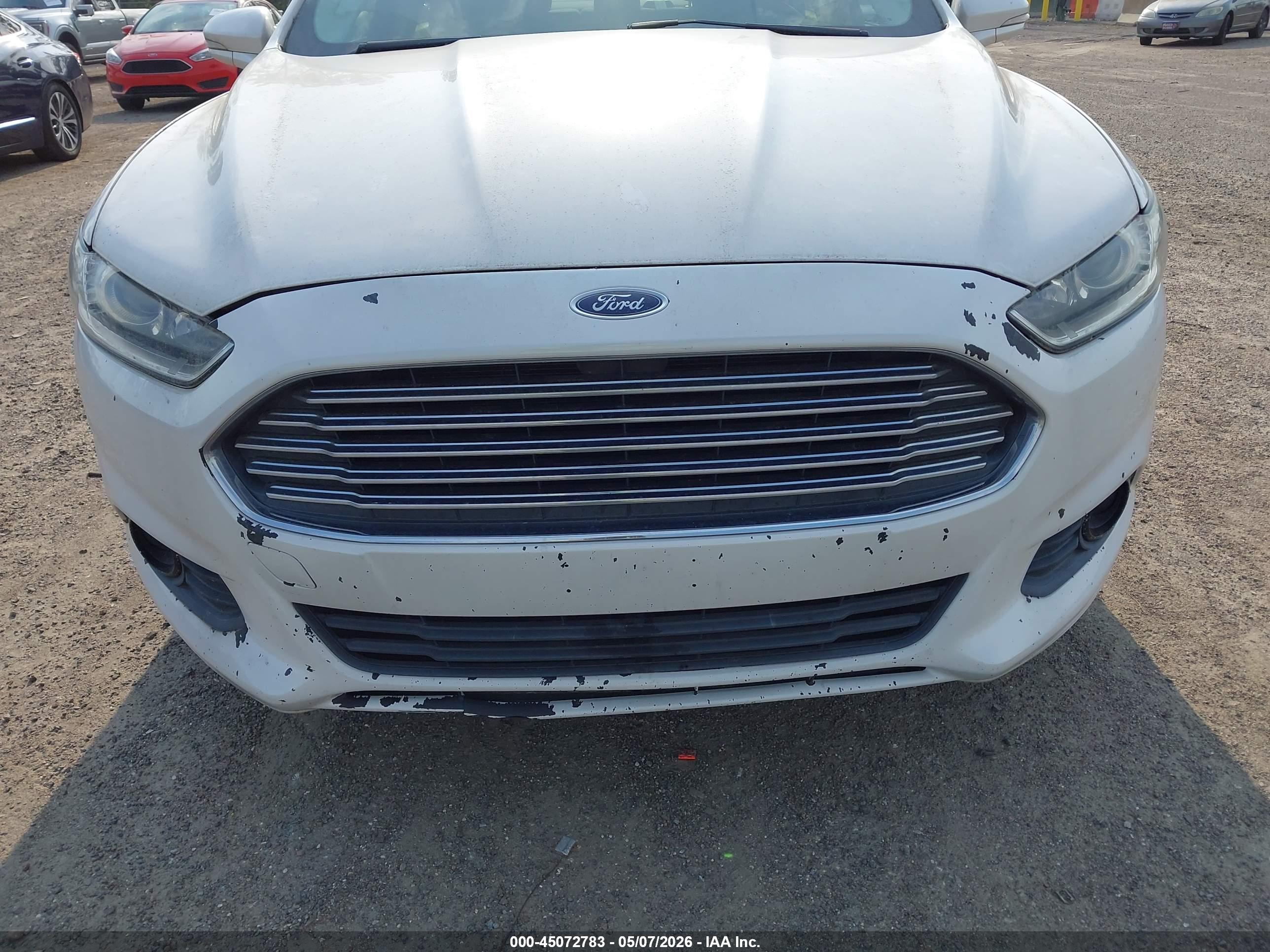 FORD FUSION image 6