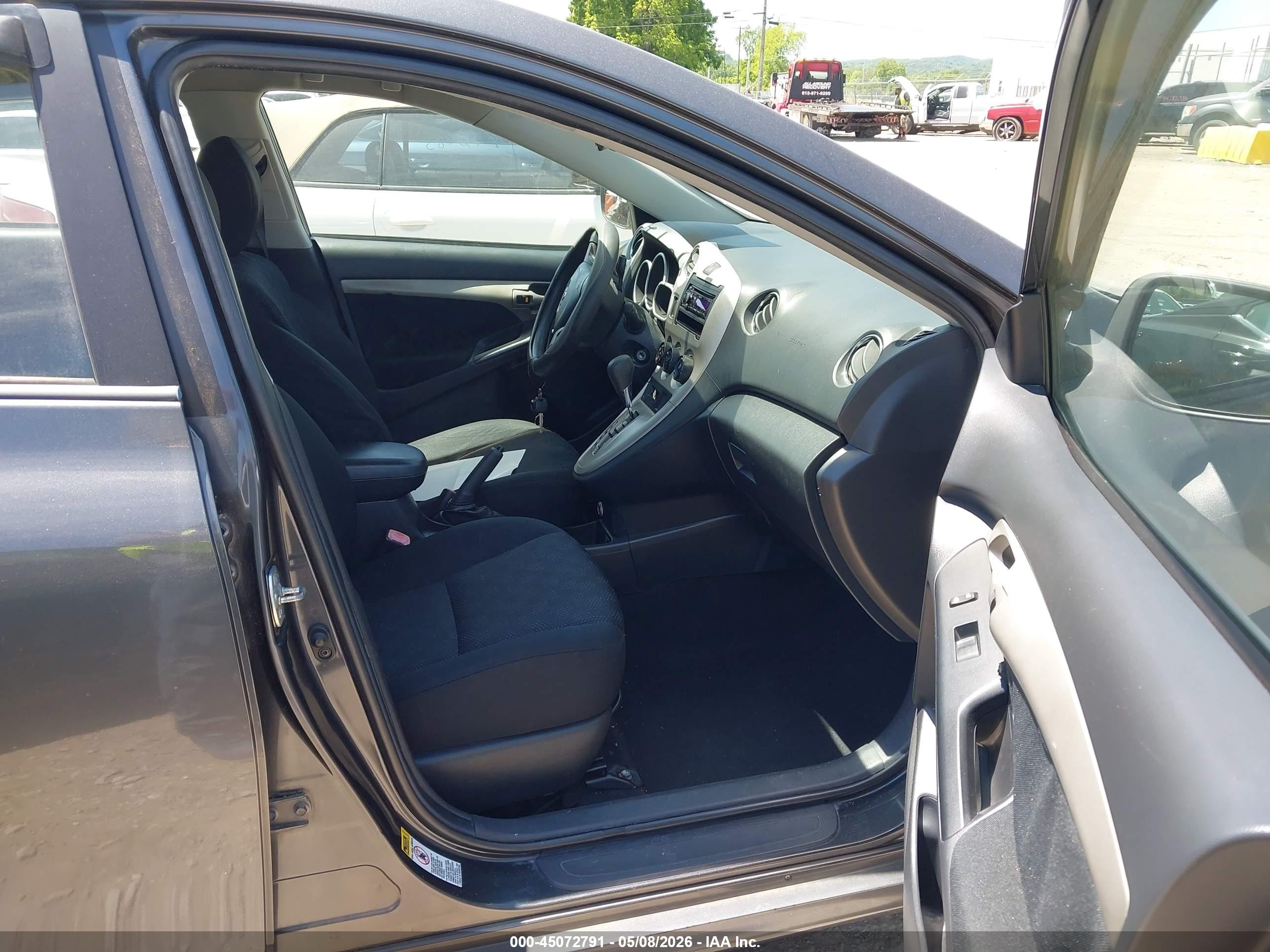 TOYOTA MATRIX image 5