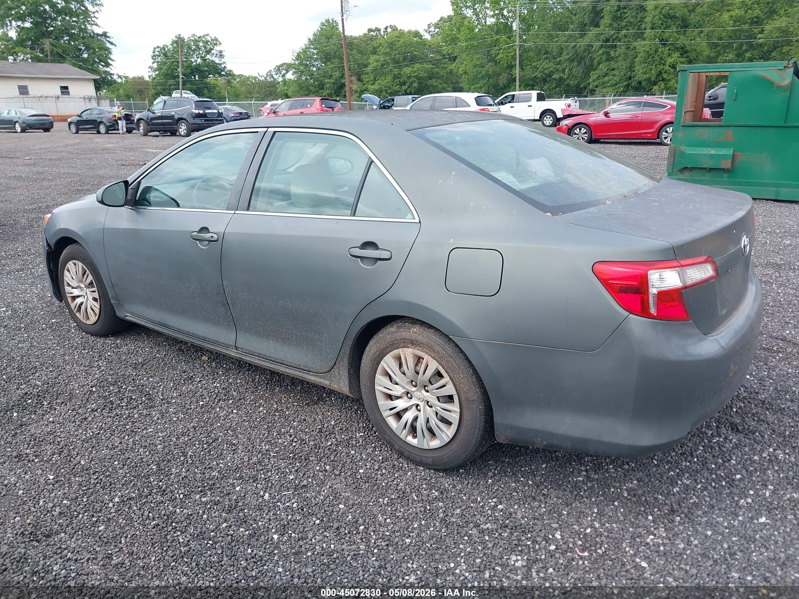 TOYOTA CAMRY image 3