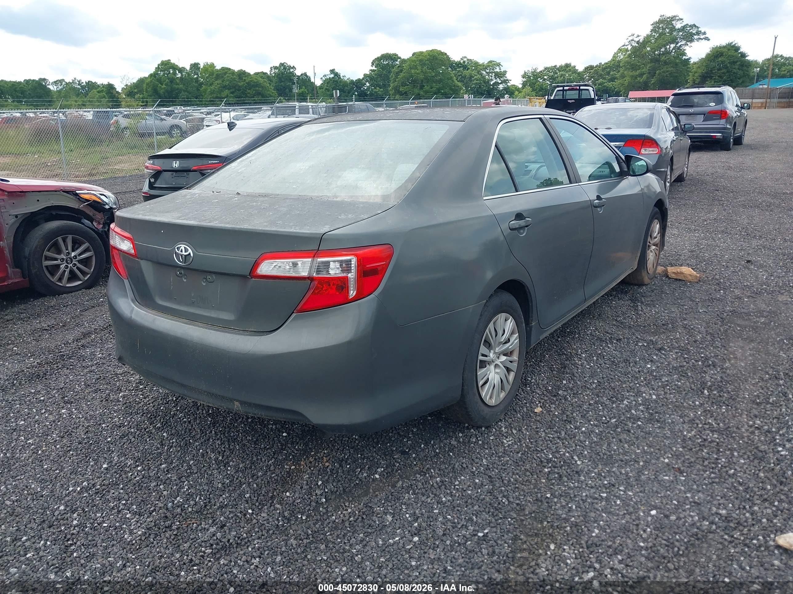 TOYOTA CAMRY image 4