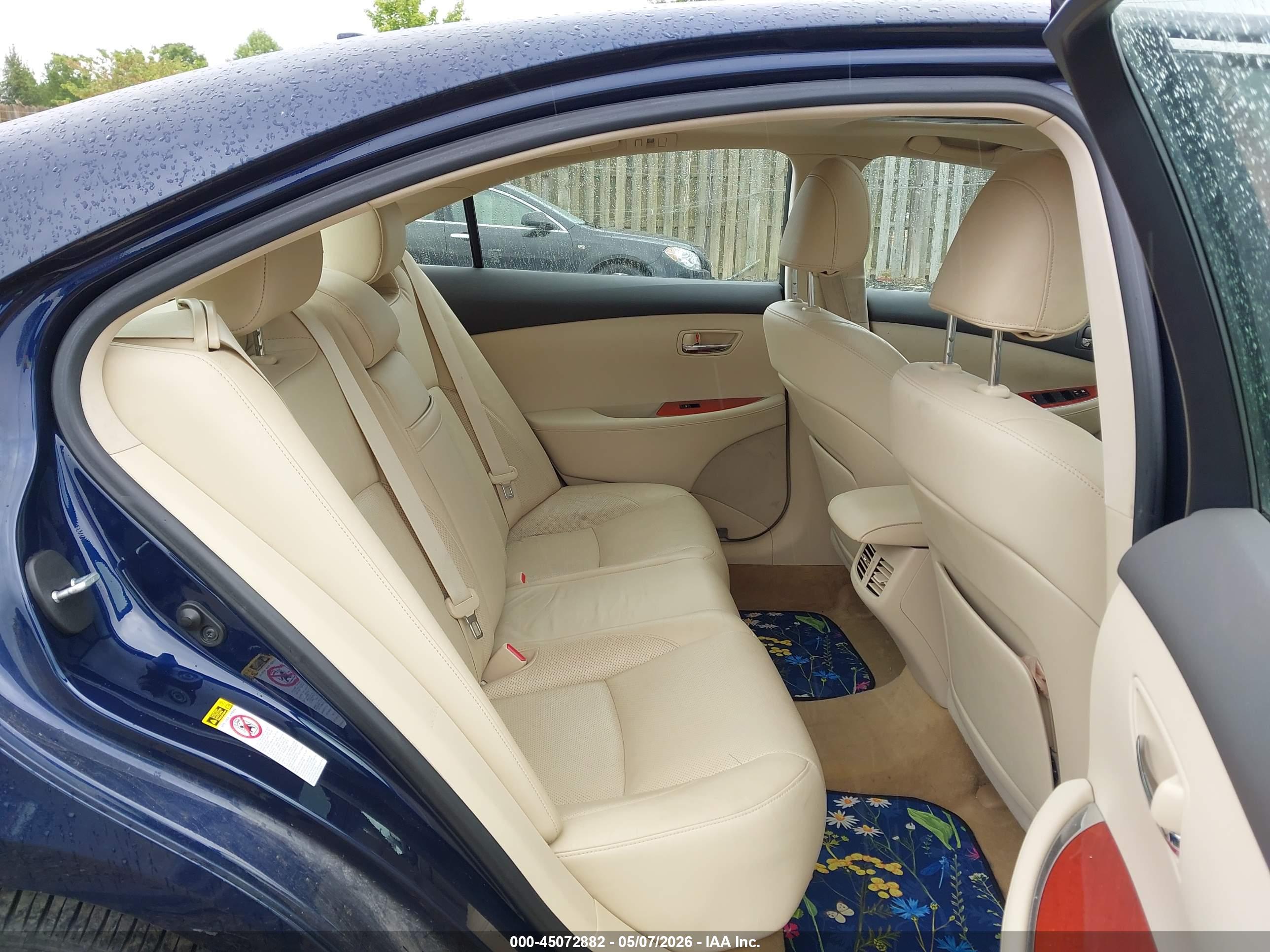 LEXUS ES image 8