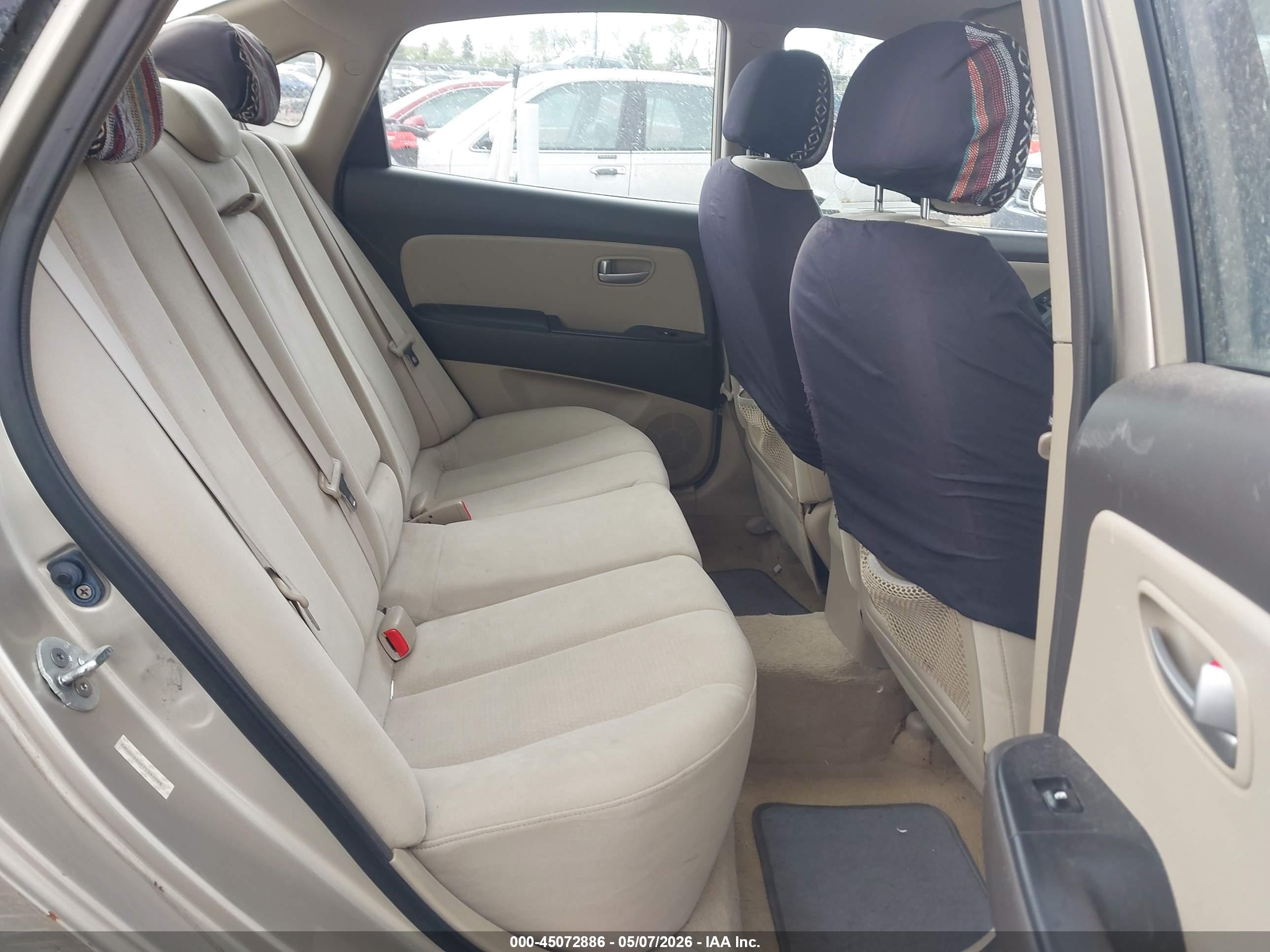 HYUNDAI ELANTRA image 8