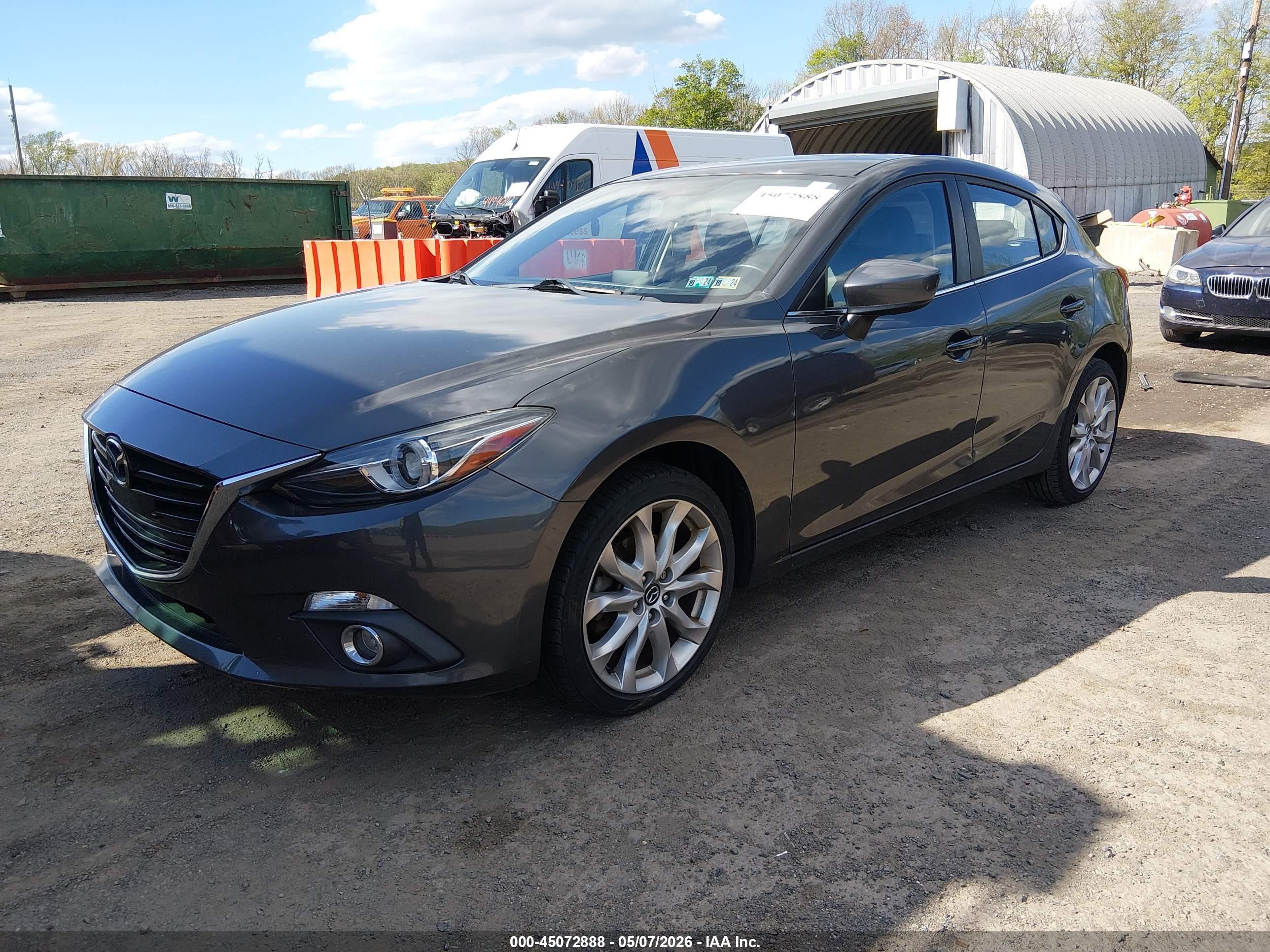 MAZDA MAZDA3 image 2