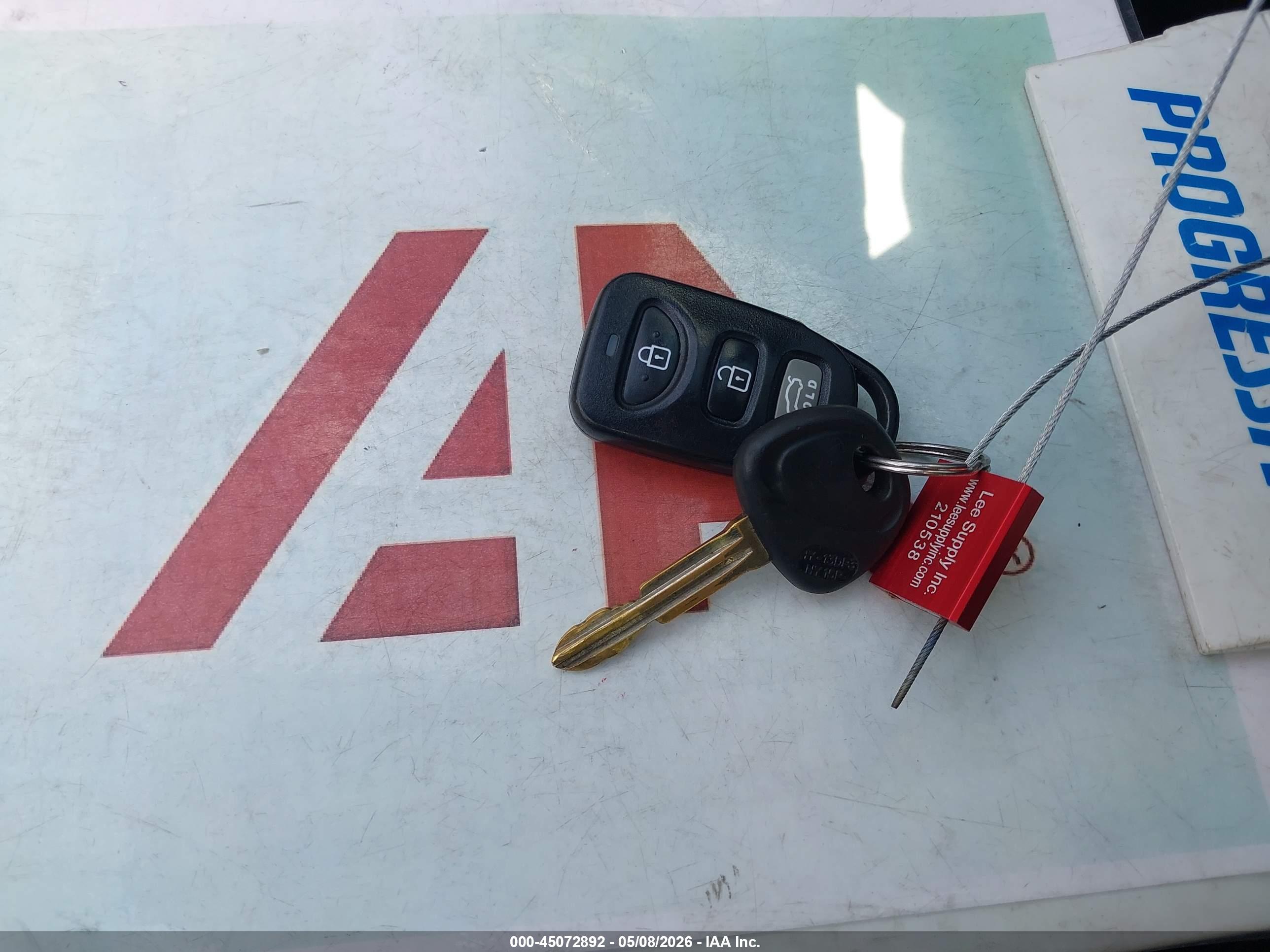 HYUNDAI ELANTRA image 11