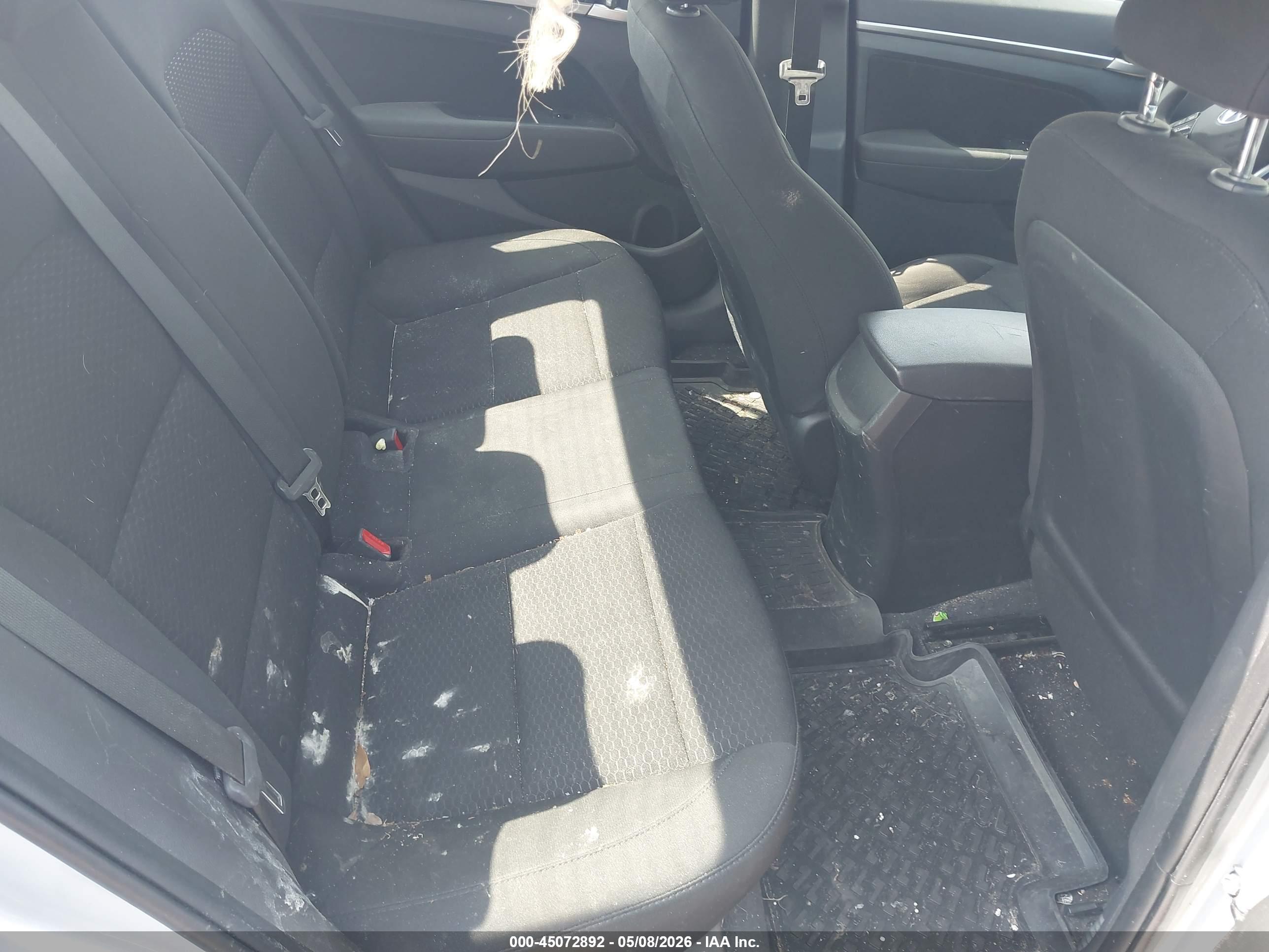 HYUNDAI ELANTRA image 8