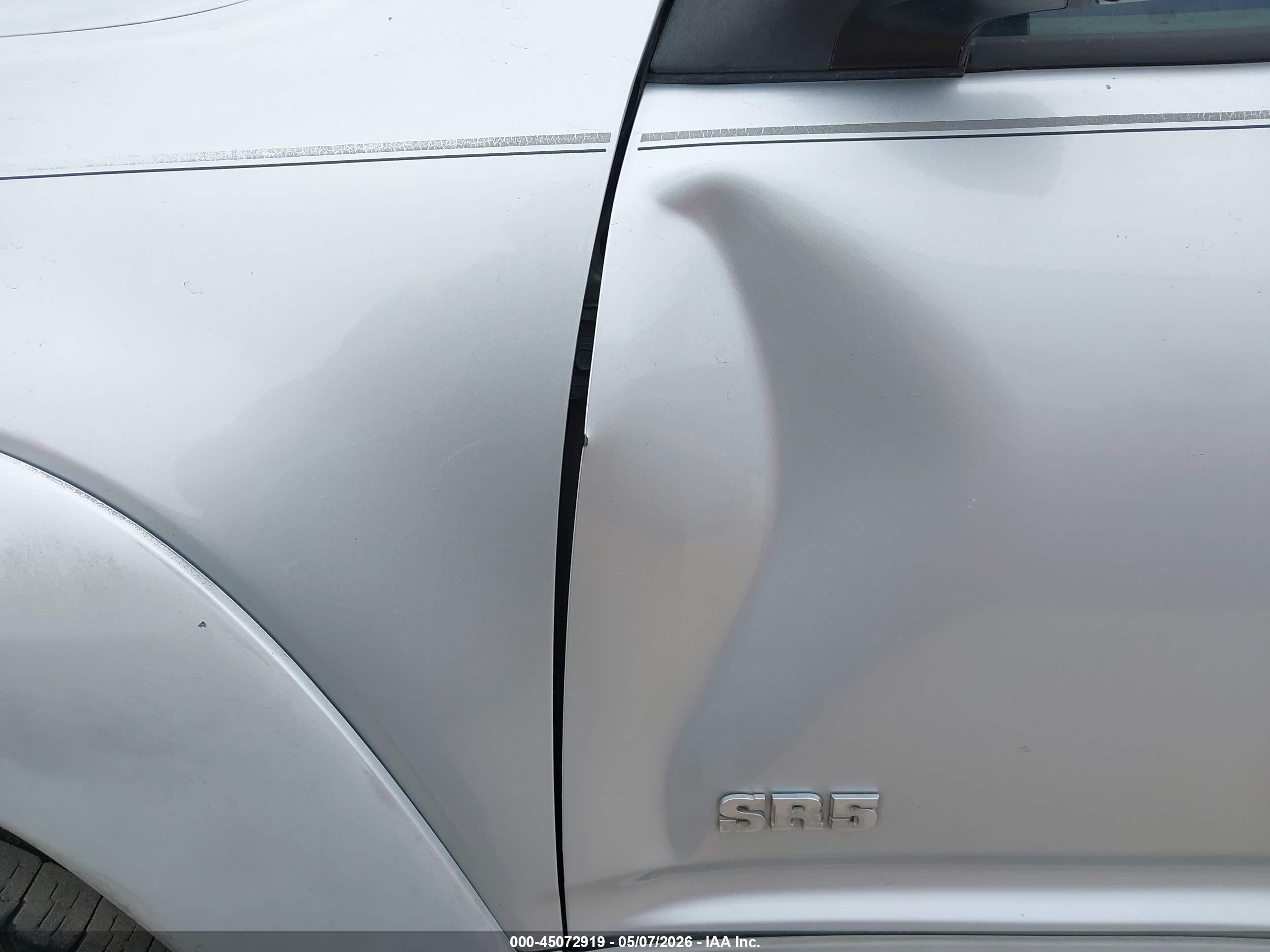TOYOTA 4RUNNER image 6