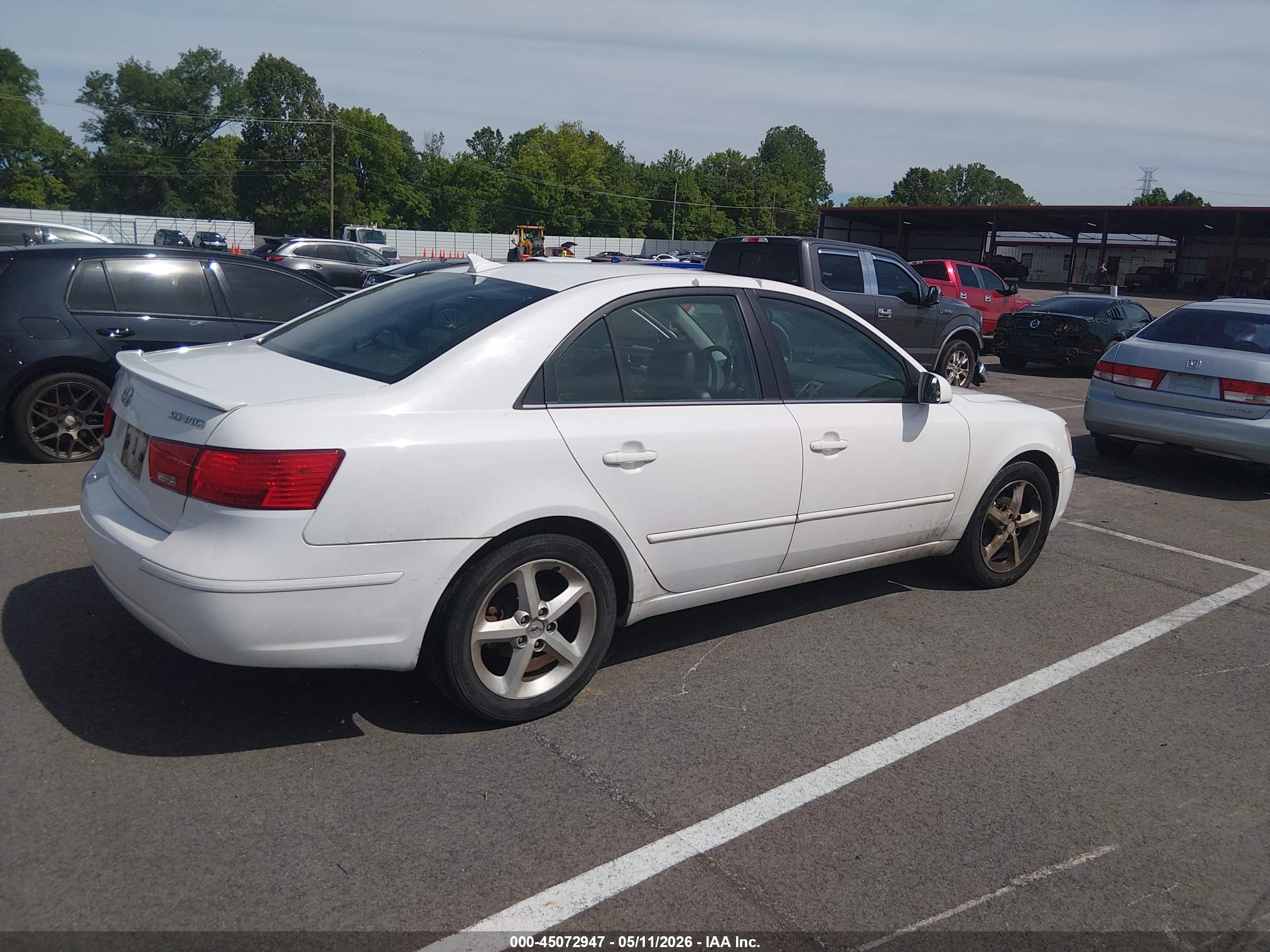 HYUNDAI SONATA image 4