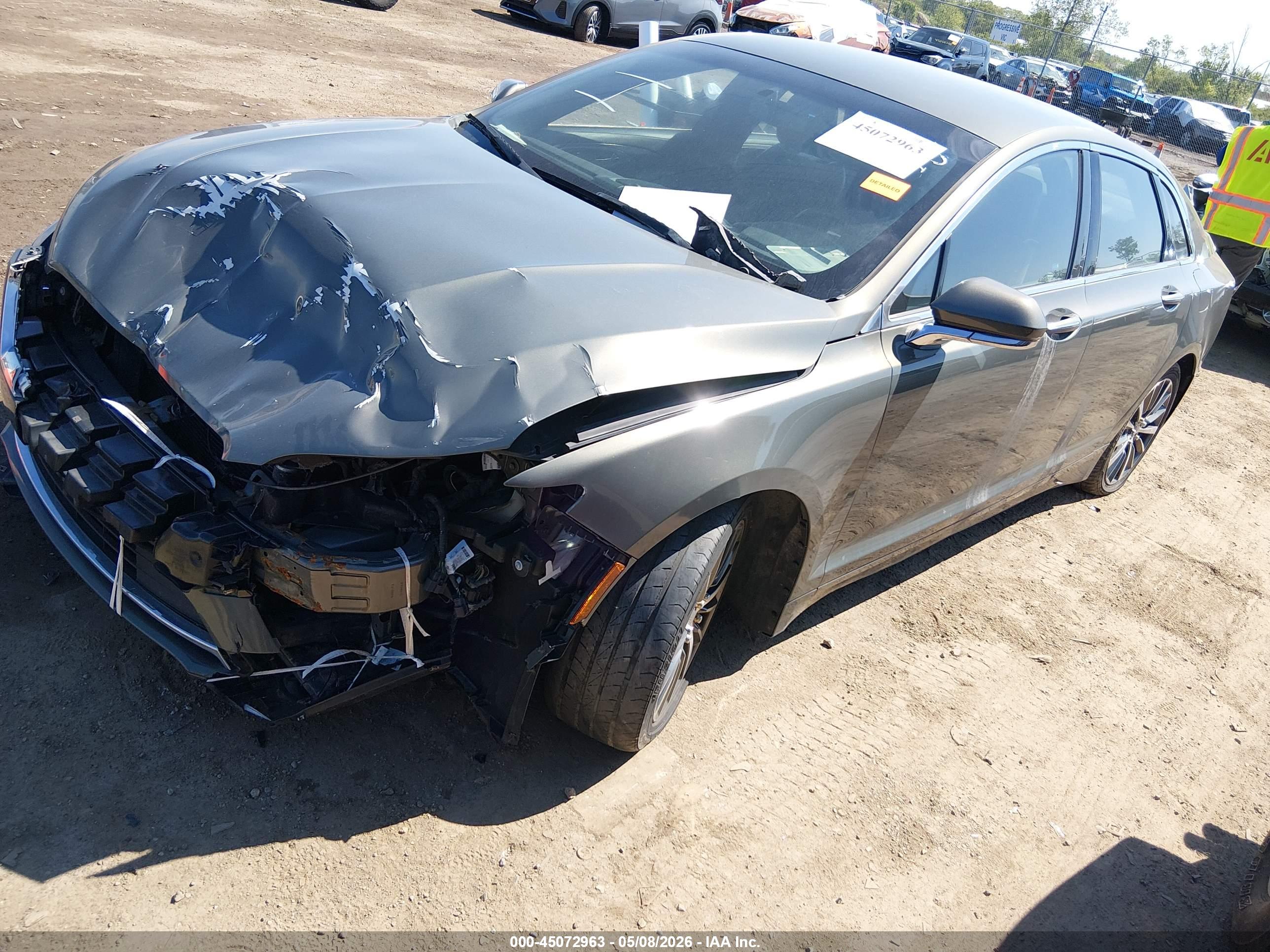 LINCOLN MKZ image 2