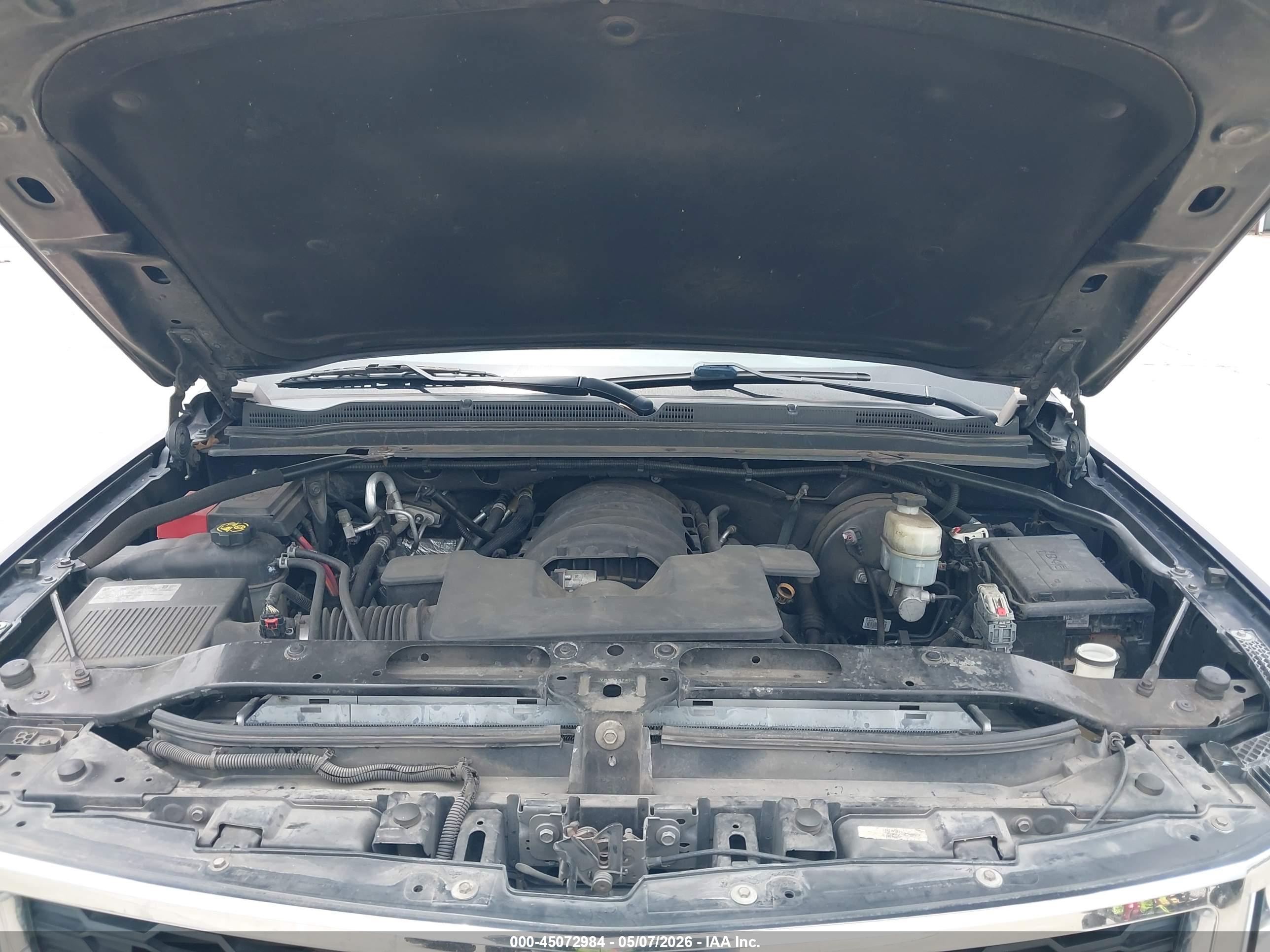 CHEVROLET SUBURBAN image 10
