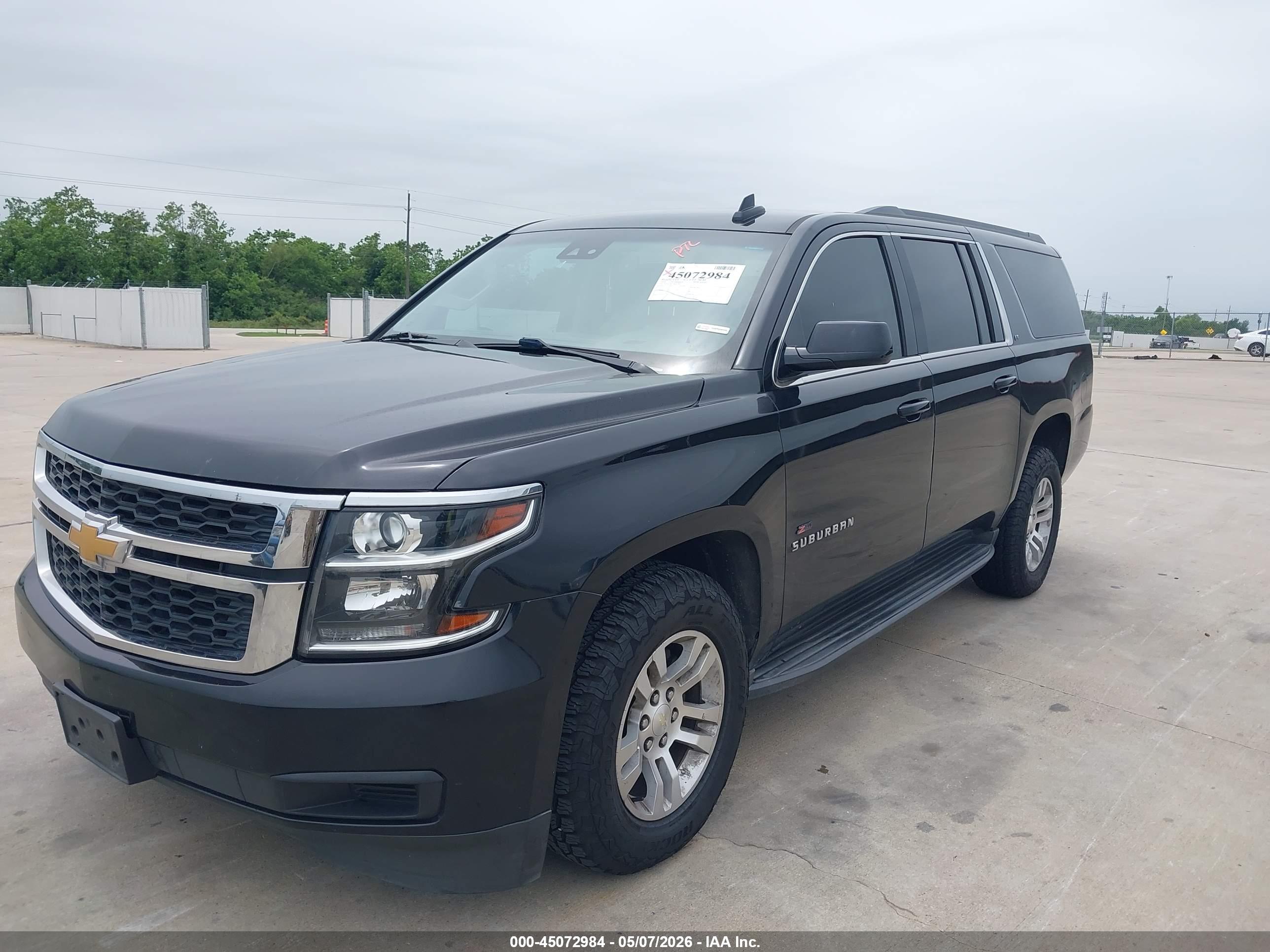 CHEVROLET SUBURBAN image 2