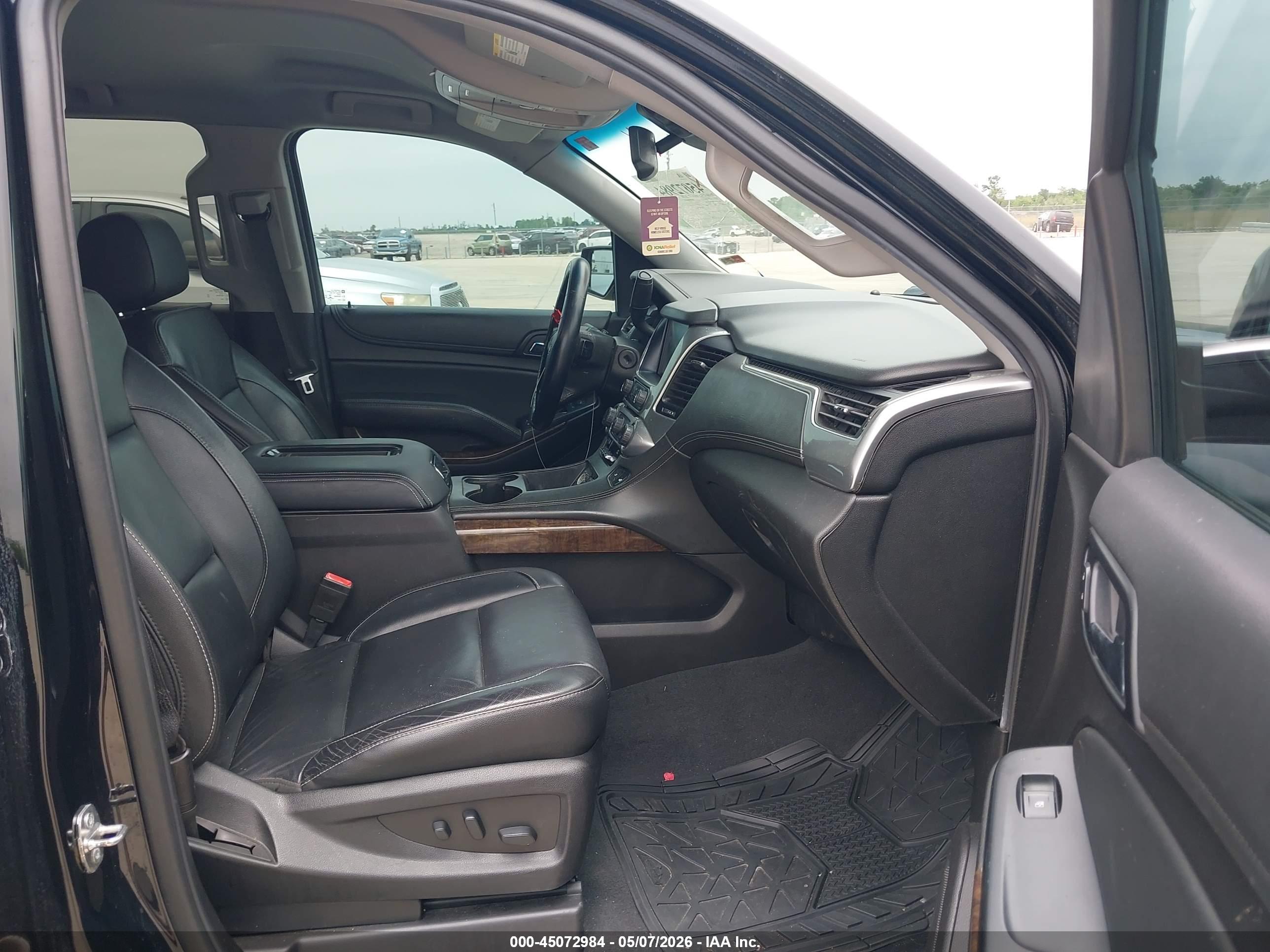 CHEVROLET SUBURBAN image 5