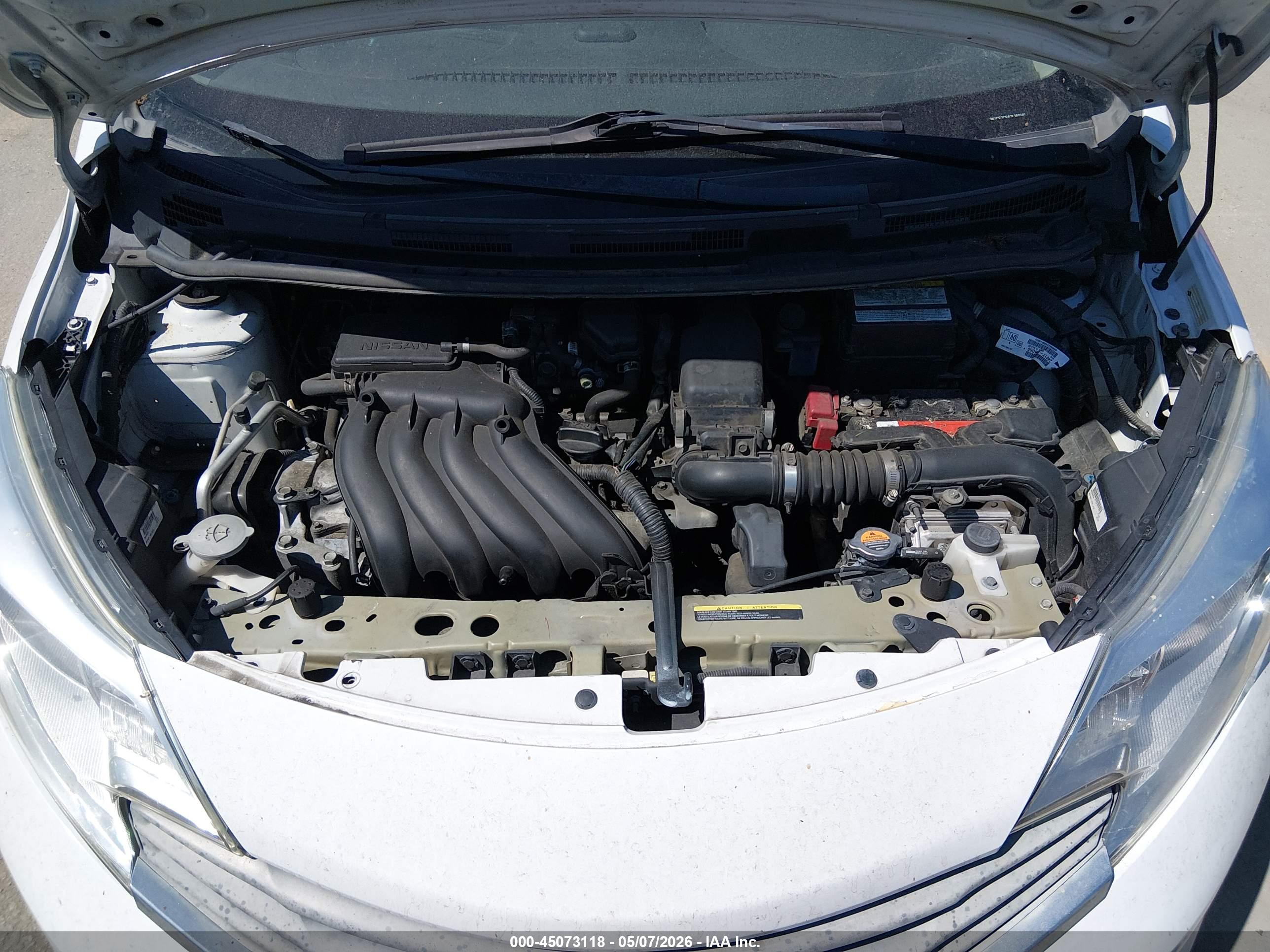 NISSAN VERSA image 10