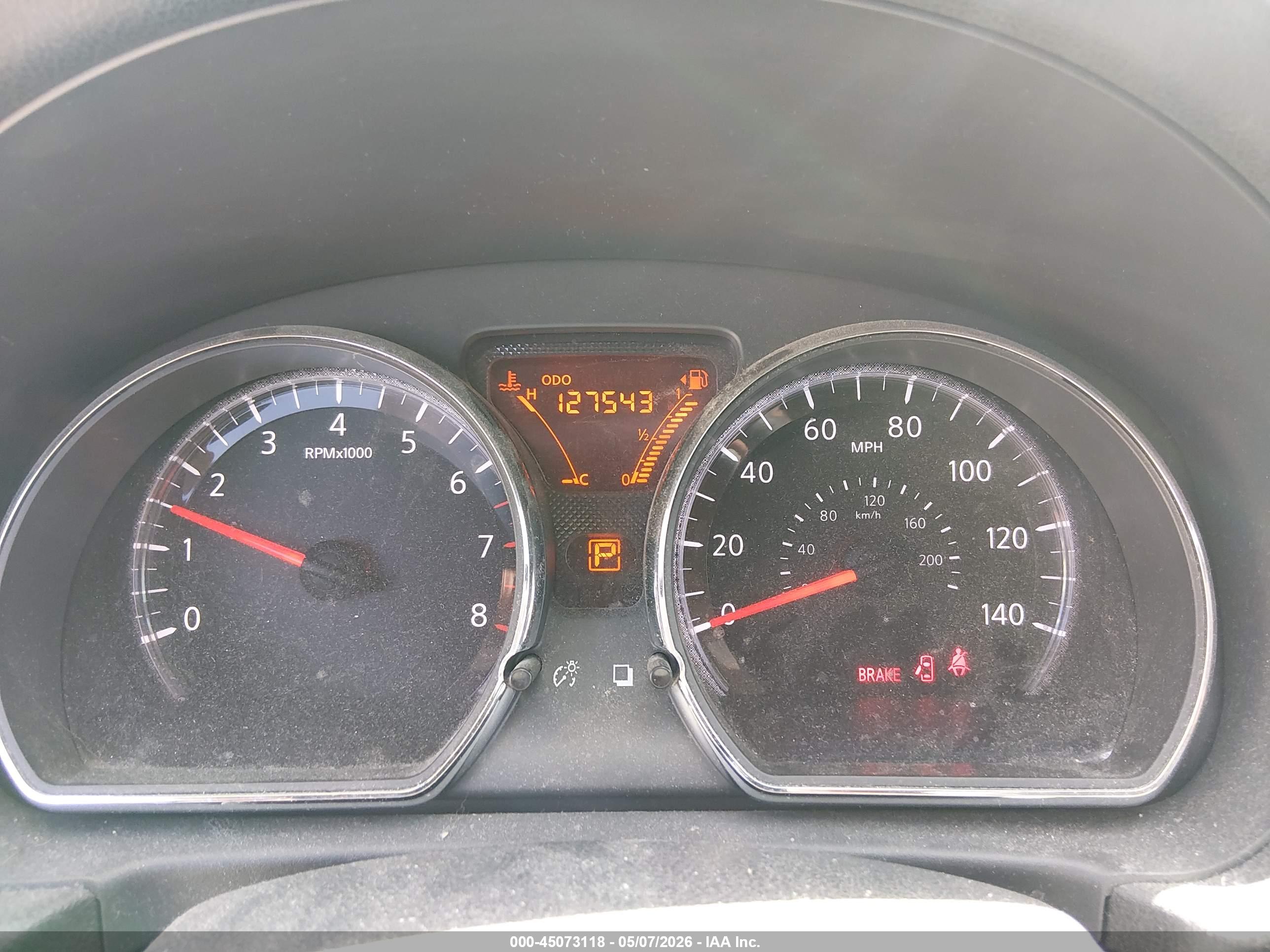 NISSAN VERSA image 7