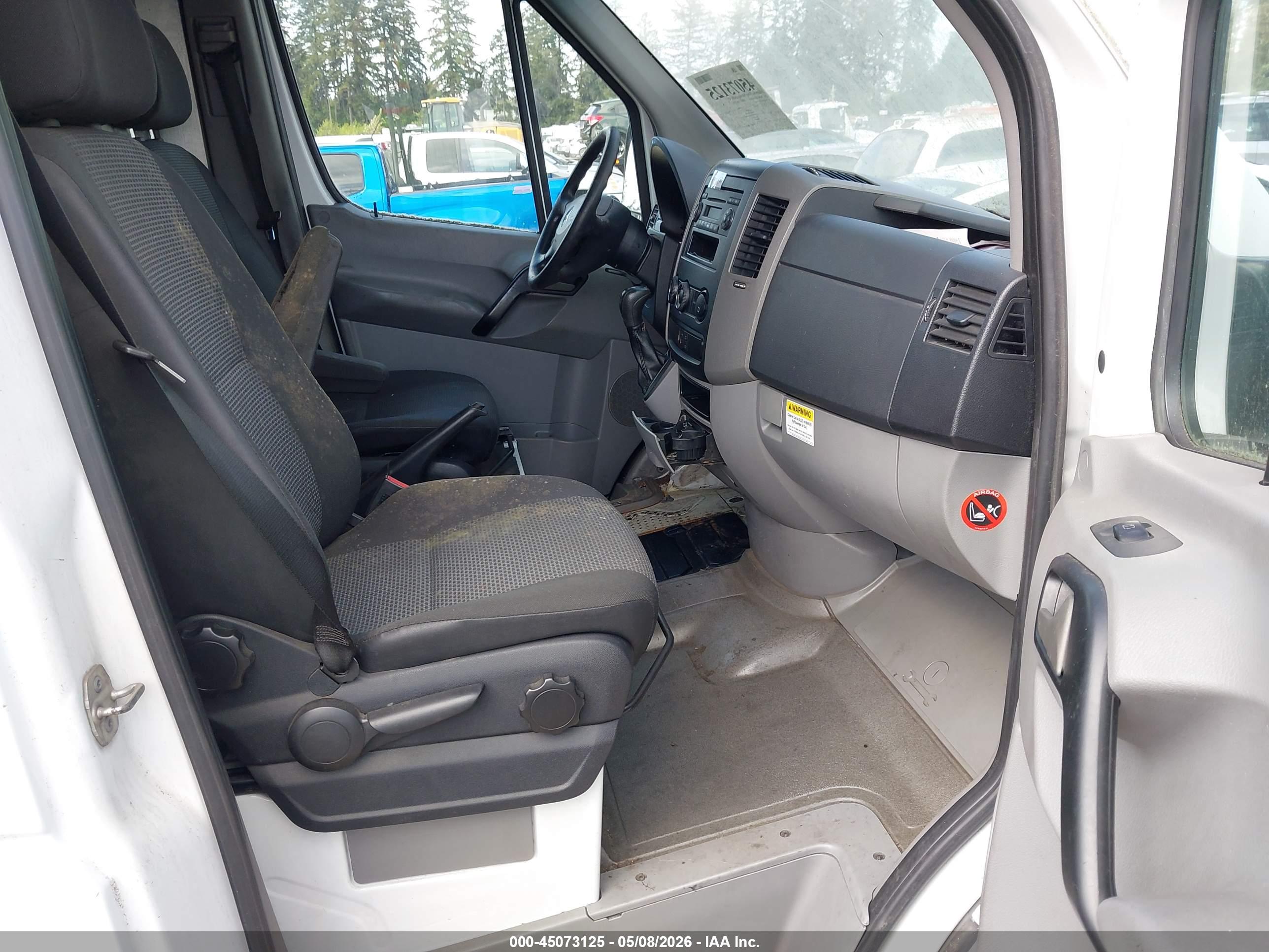 MERCEDES-BENZ SPRINTER image 5