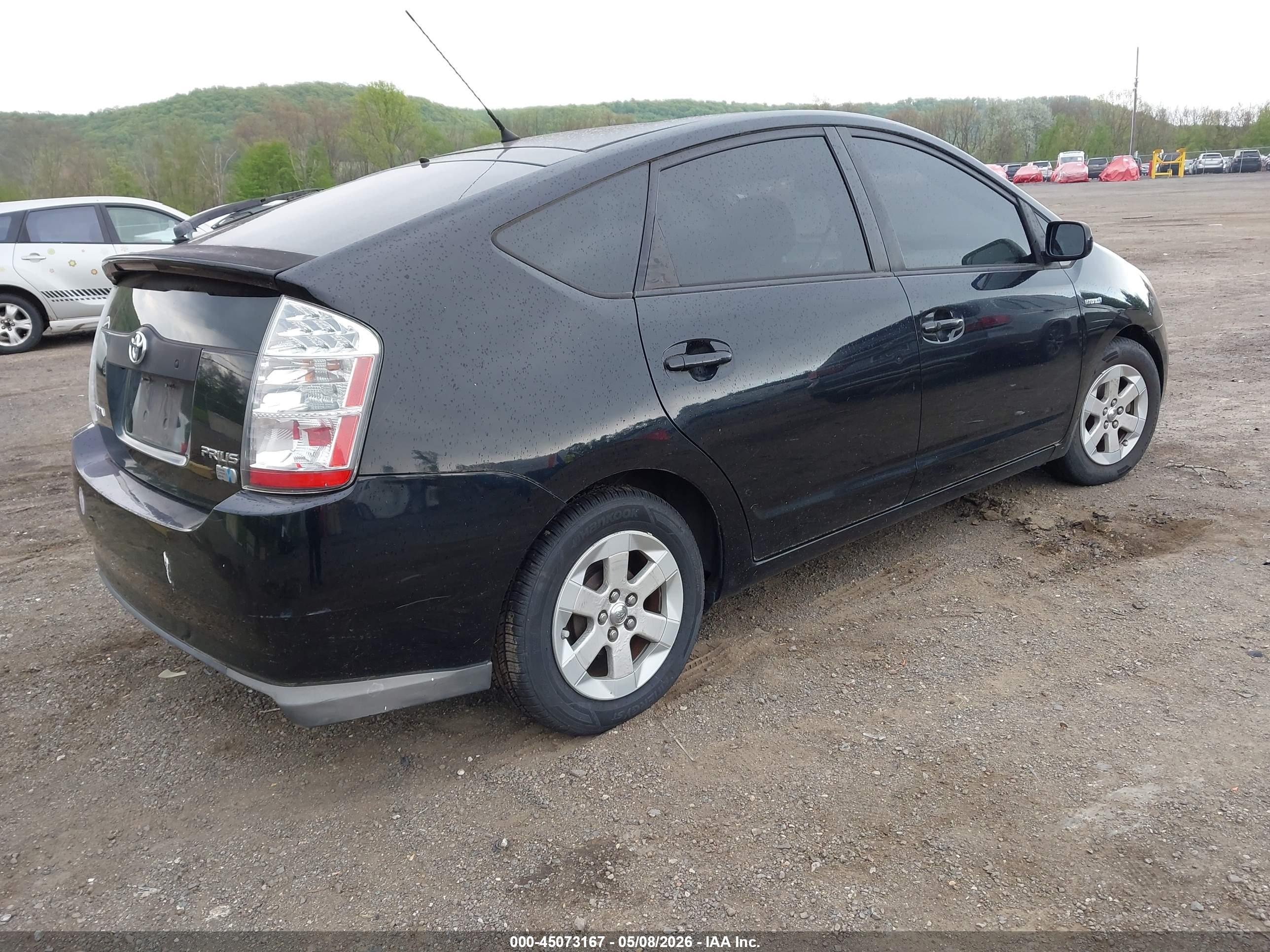 TOYOTA PRIUS image 4