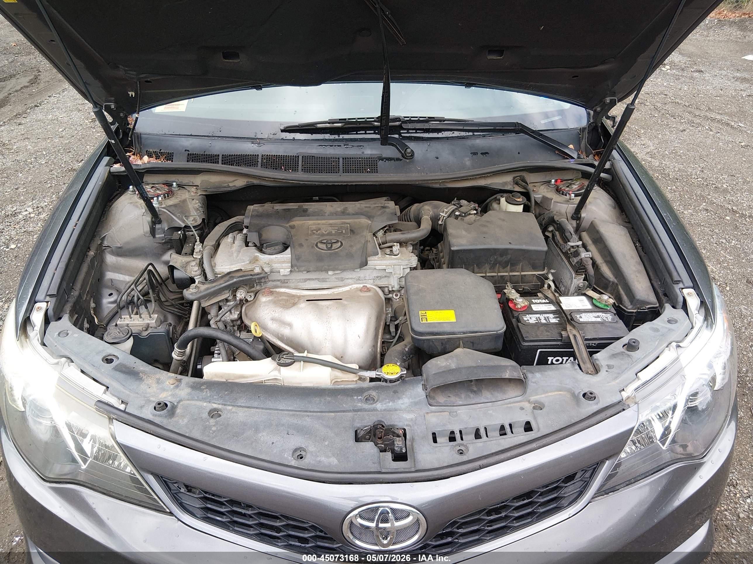 TOYOTA CAMRY image 10