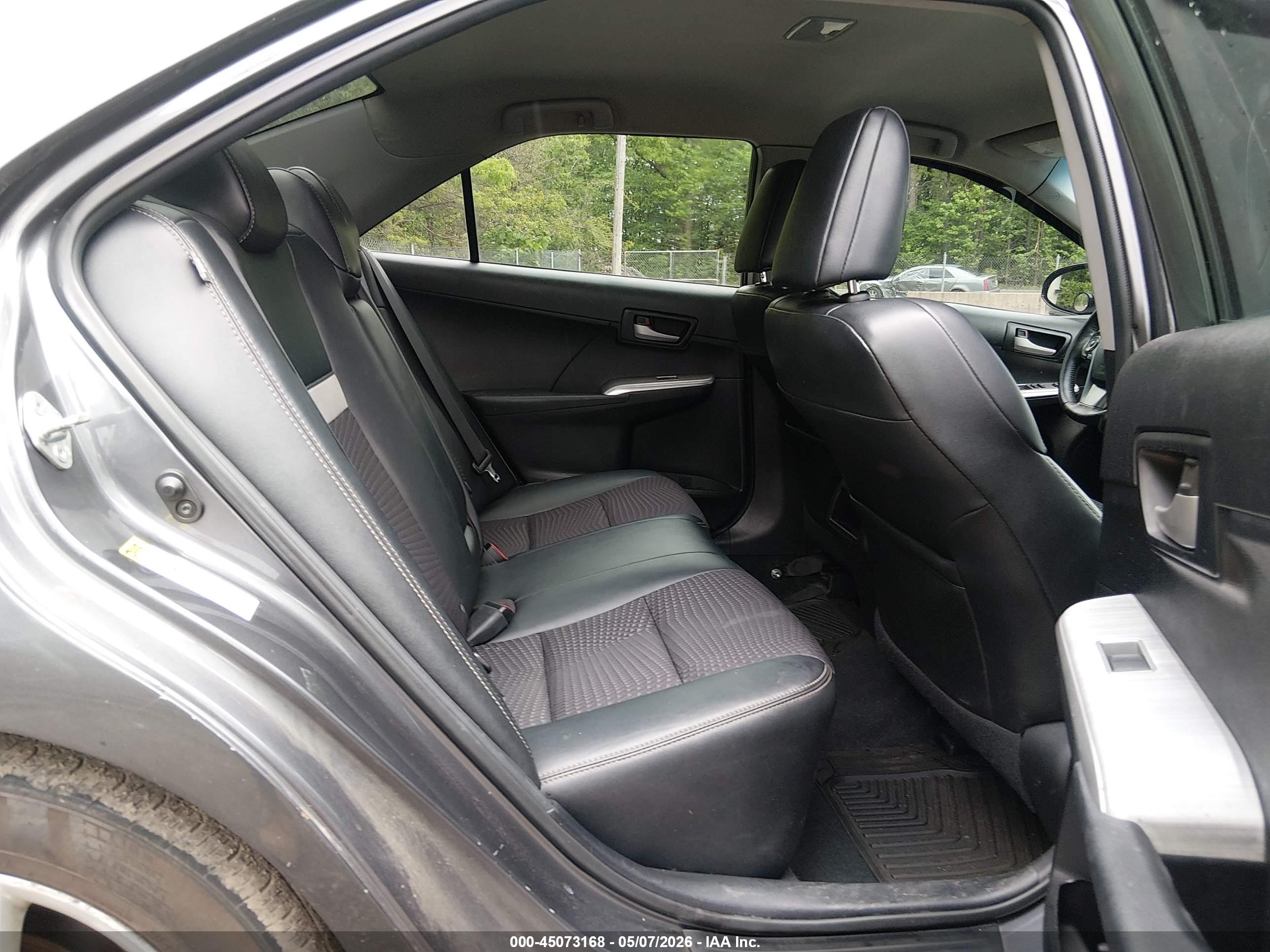 TOYOTA CAMRY image 8