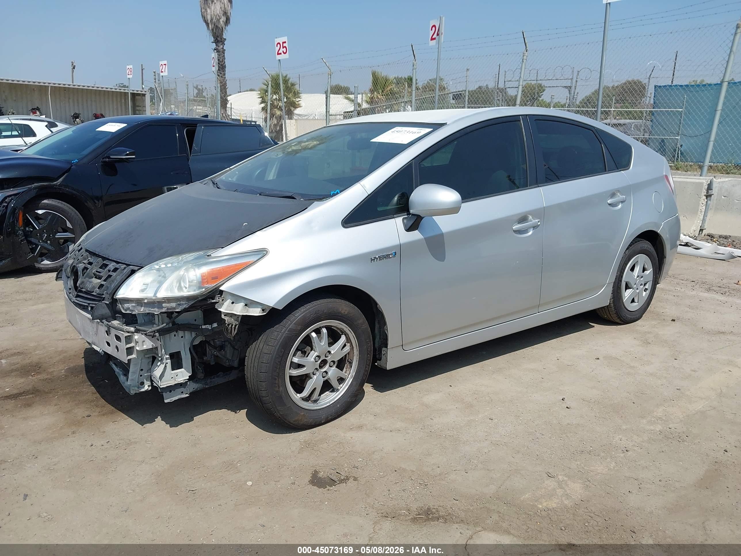 TOYOTA PRIUS image 2