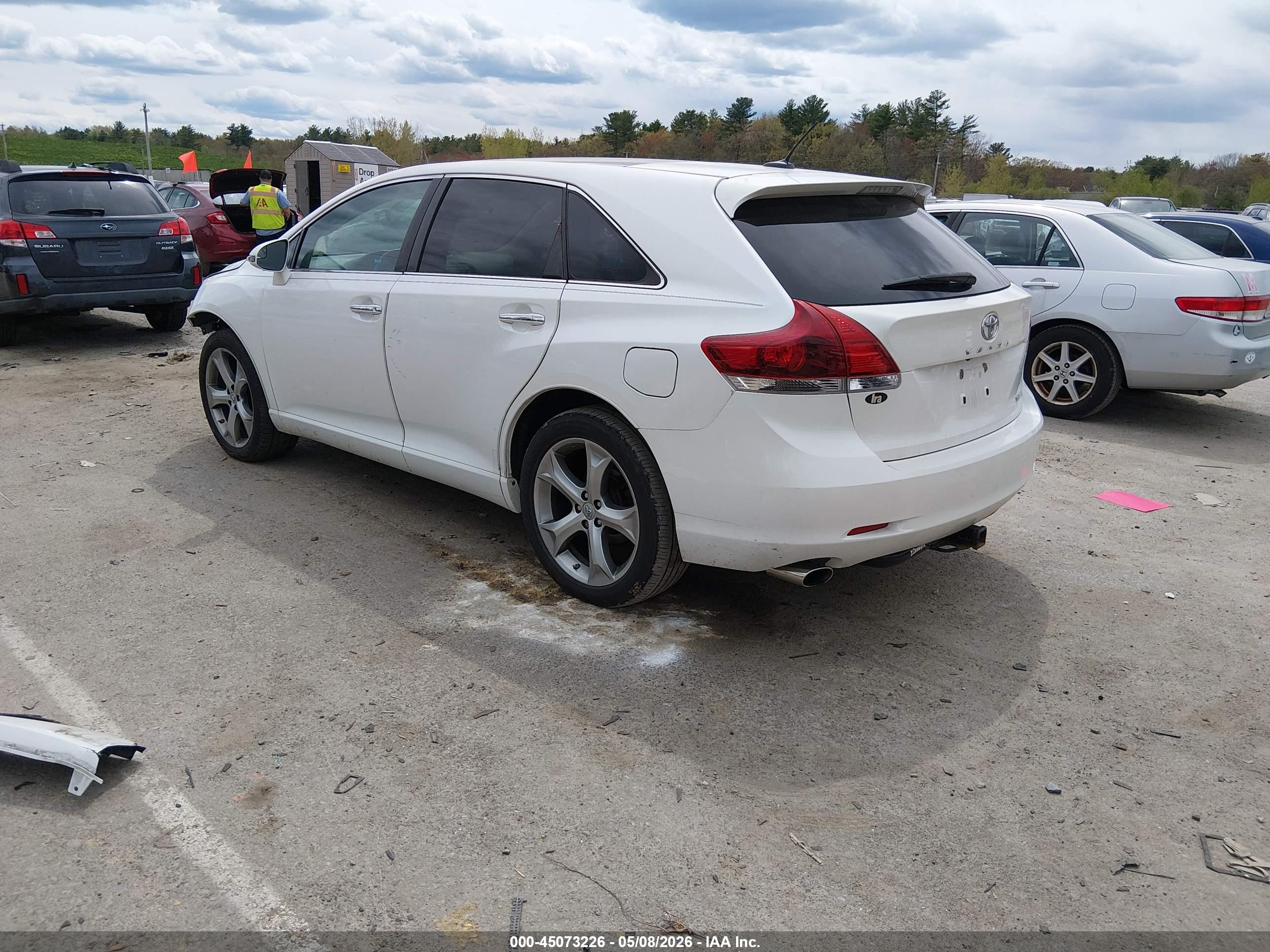 TOYOTA VENZA image 3