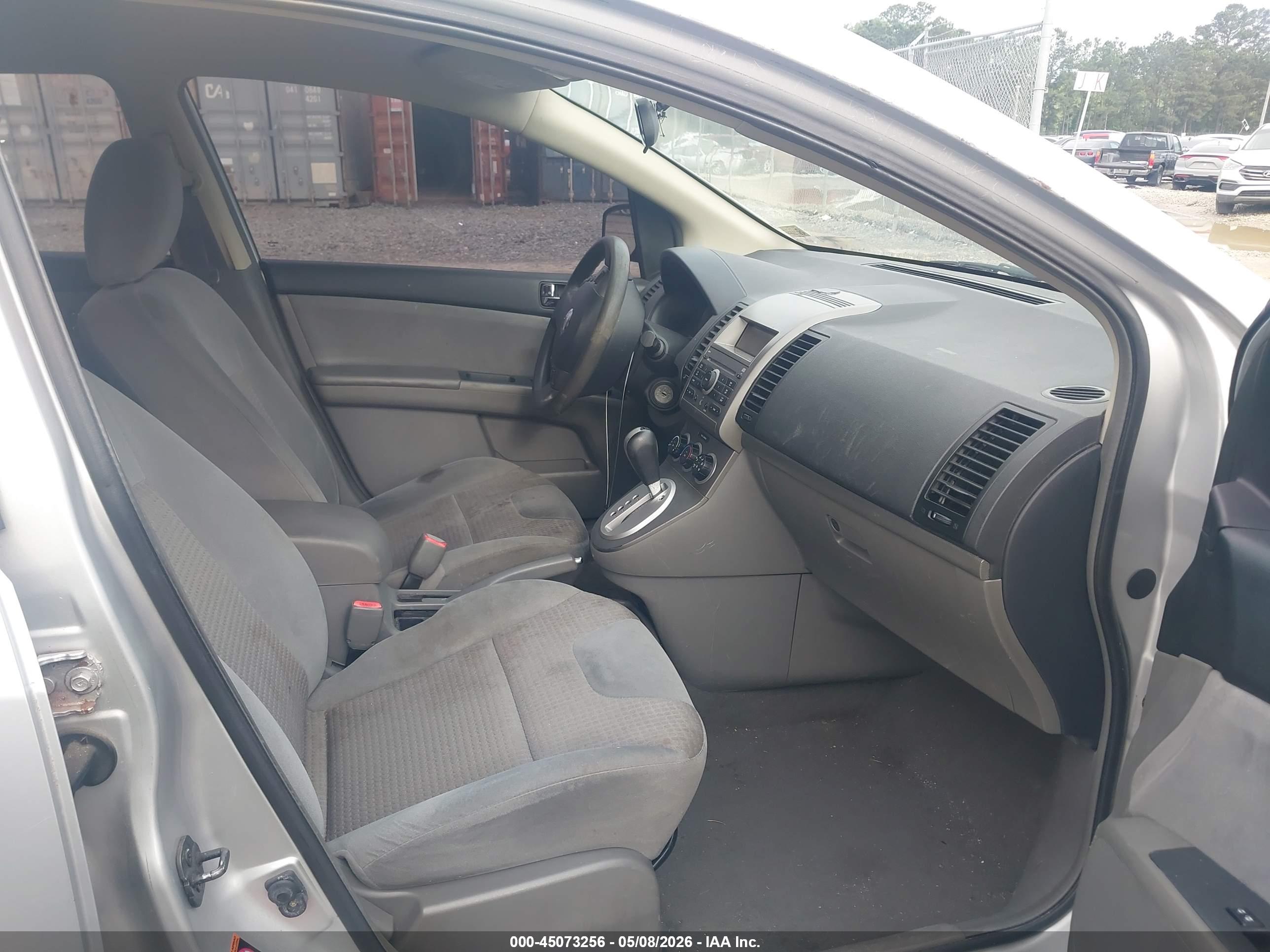 NISSAN SENTRA image 5
