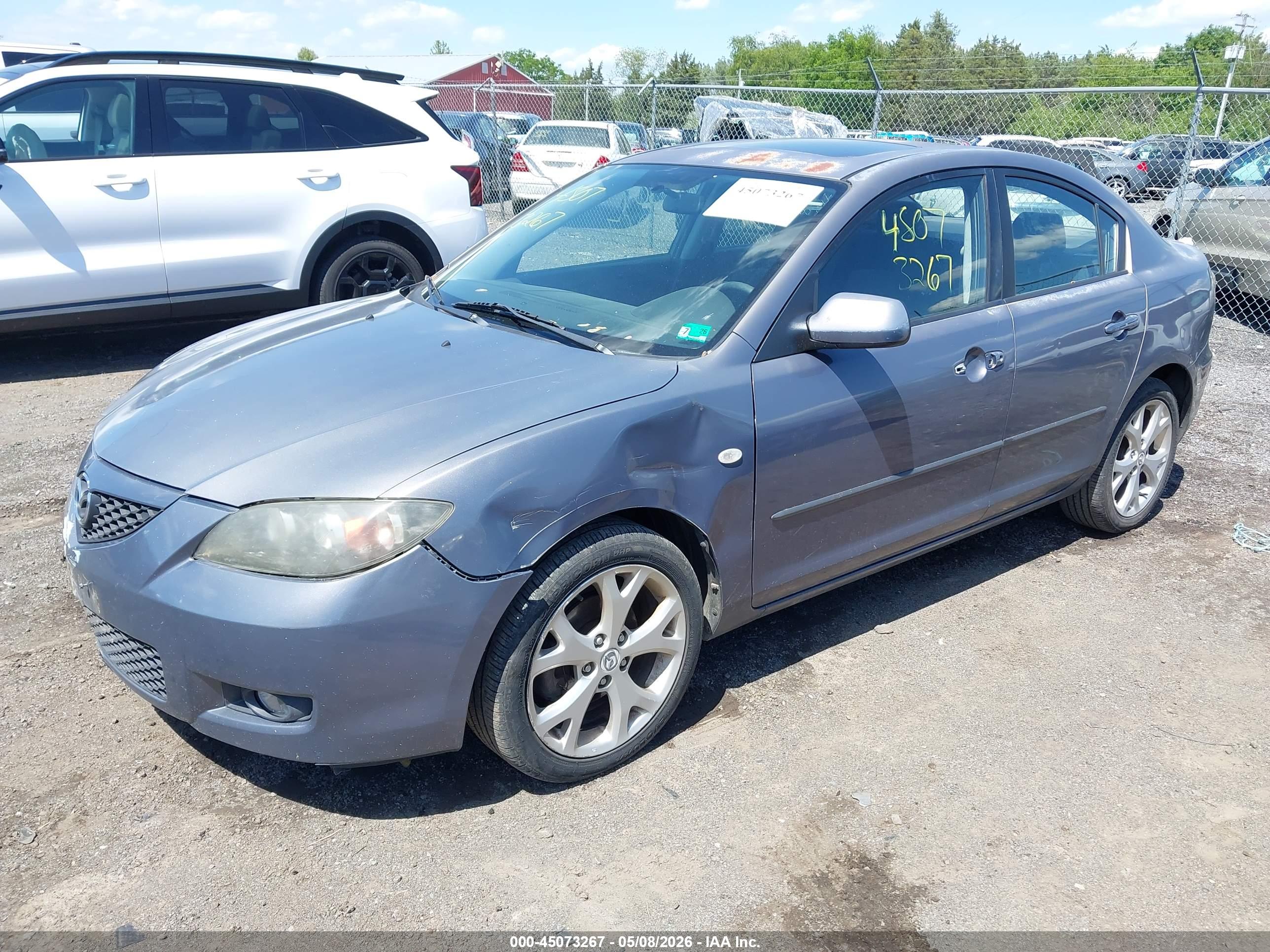 MAZDA MAZDA3 image 2