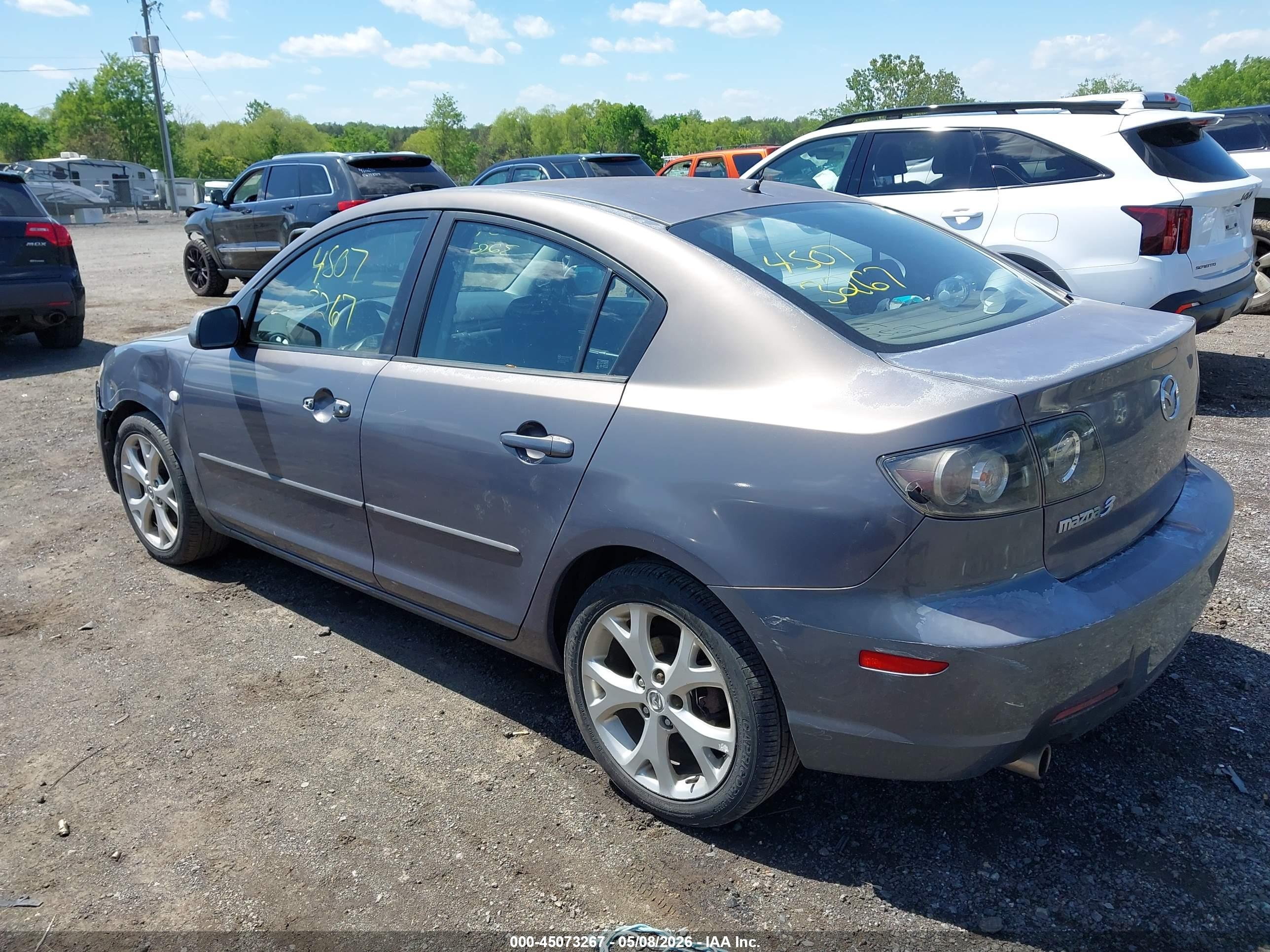 MAZDA MAZDA3 image 3