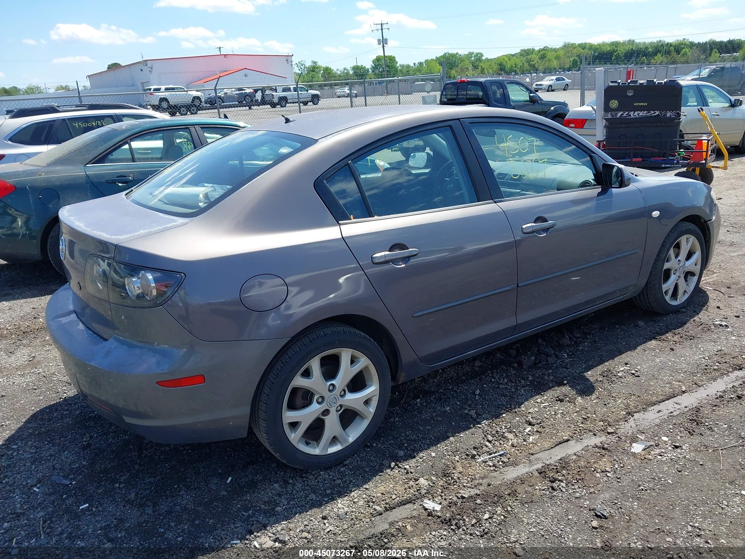MAZDA MAZDA3 image 4
