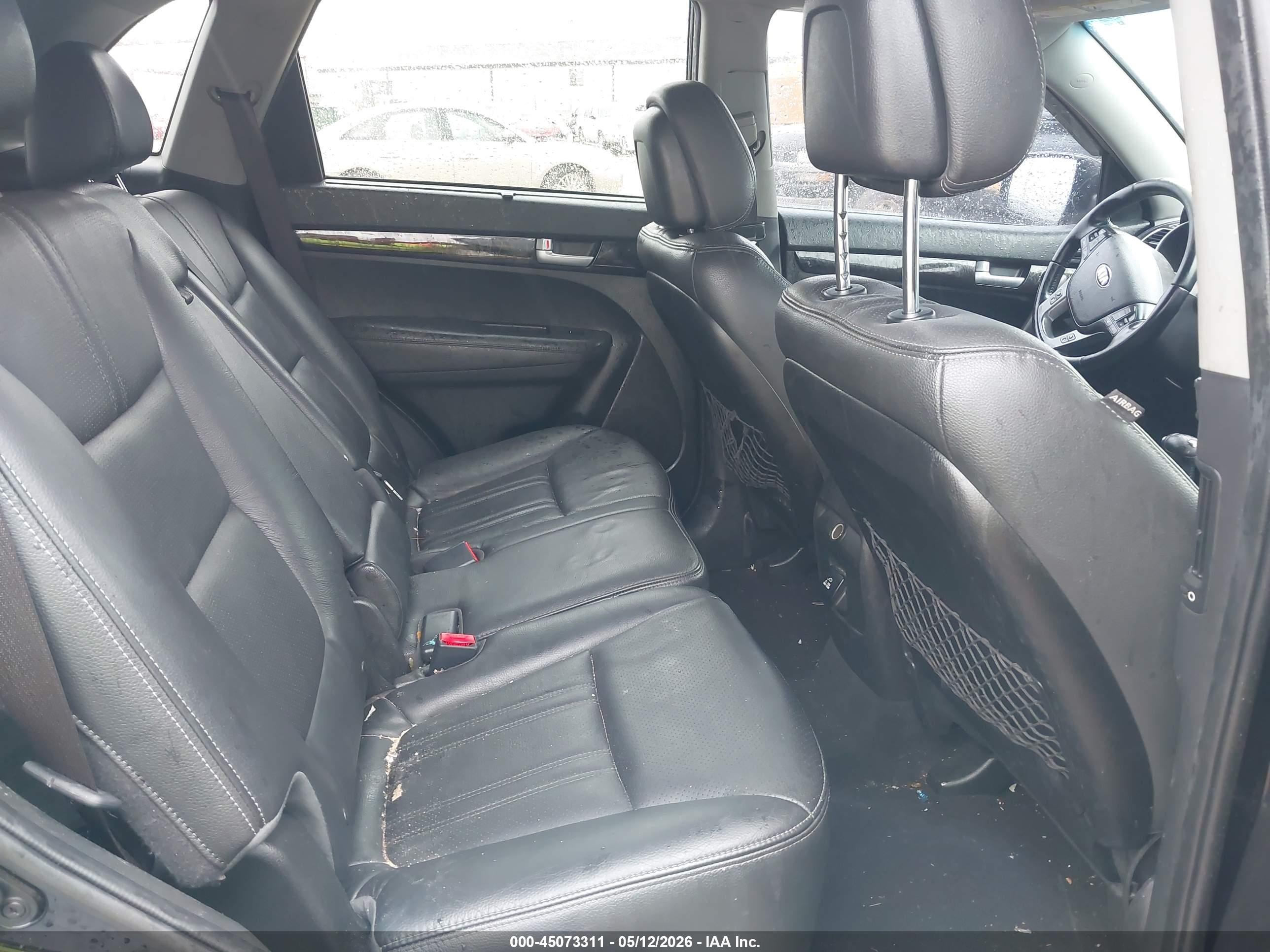 KIA SORENTO image 8