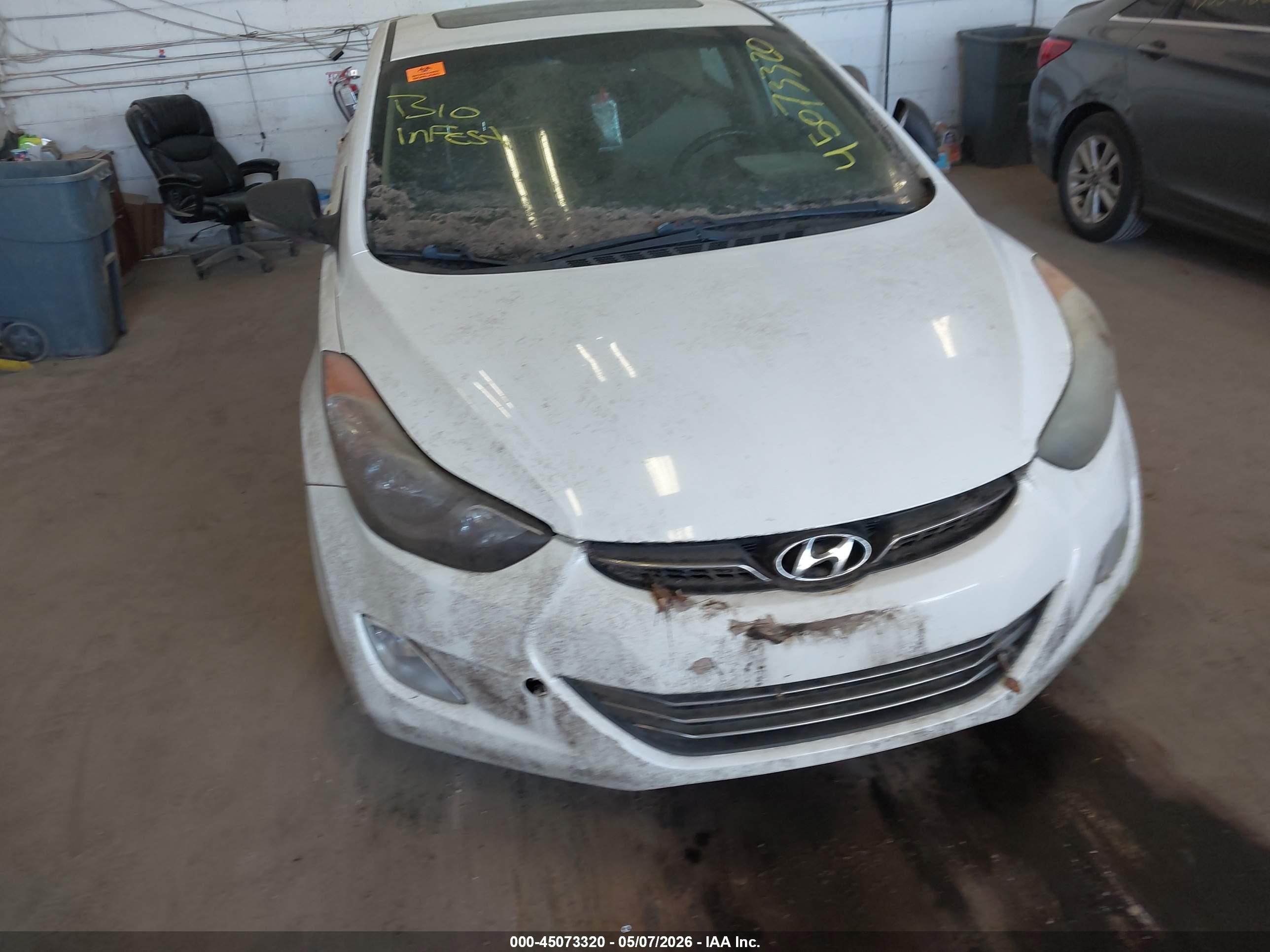 HYUNDAI ELANTRA image 6