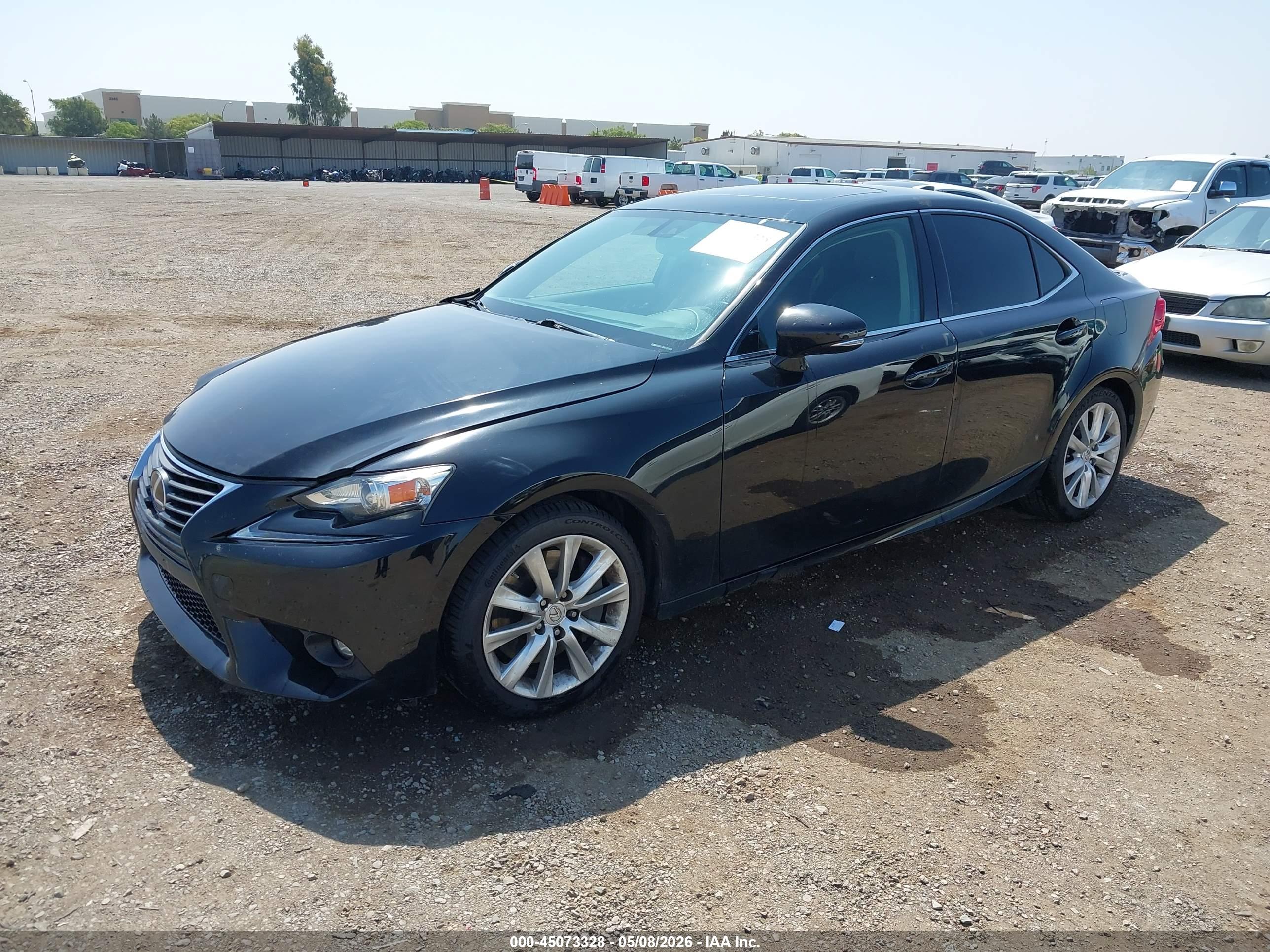LEXUS IS image 2