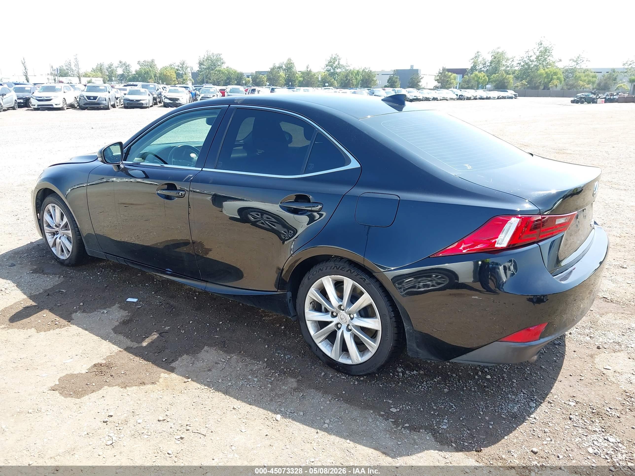 LEXUS IS image 3