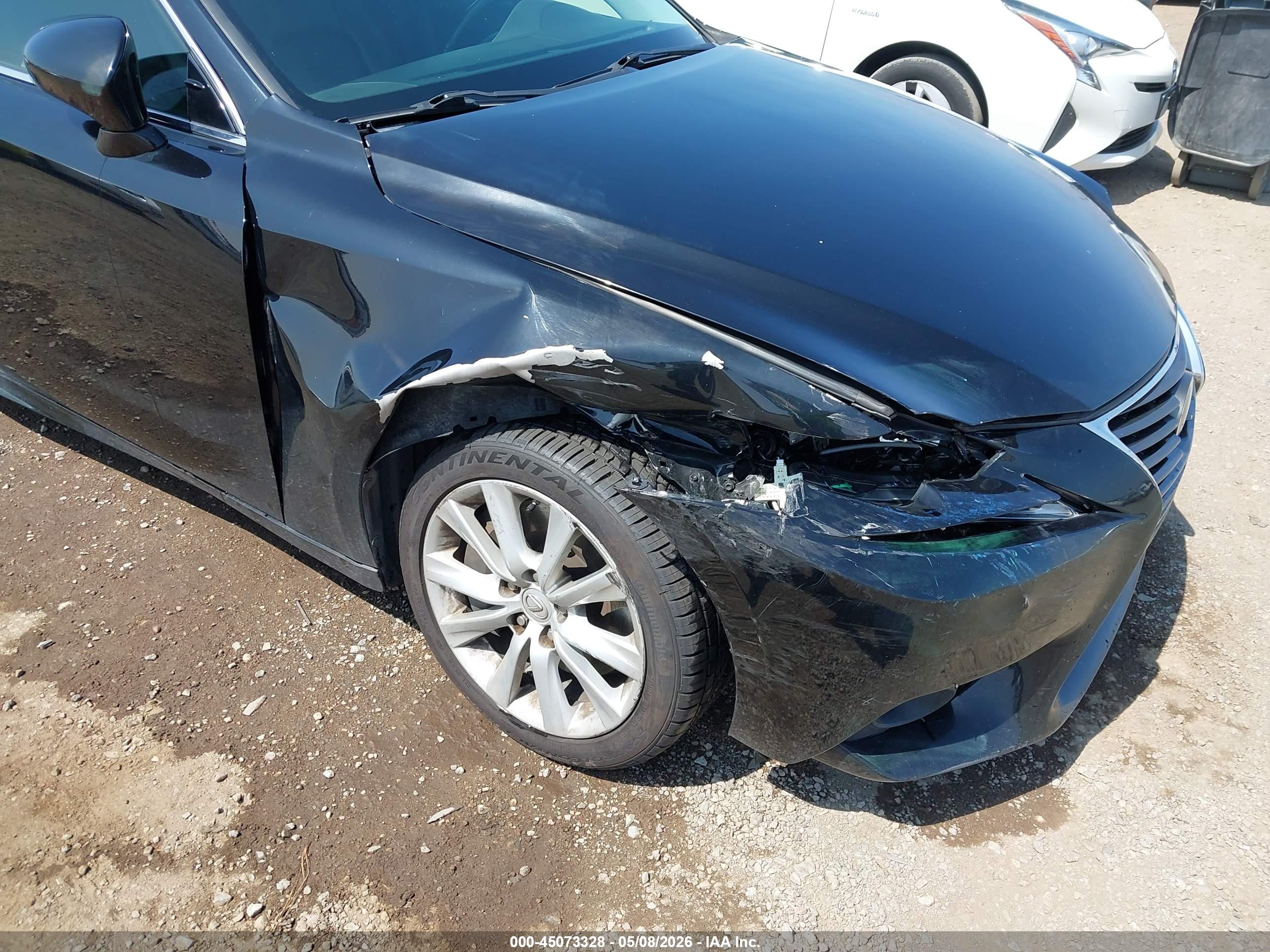 LEXUS IS image 6