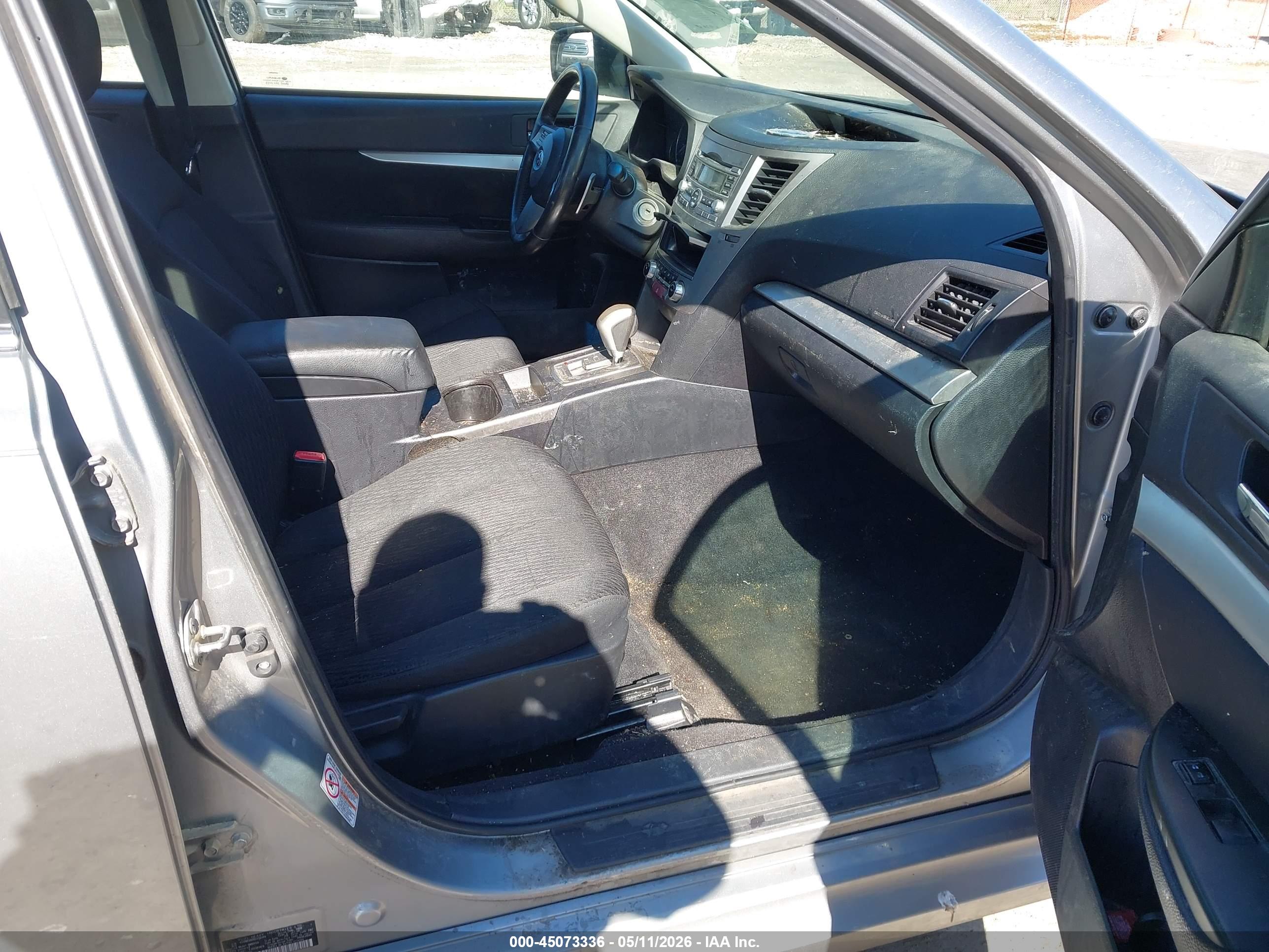 SUBARU LEGACY image 5